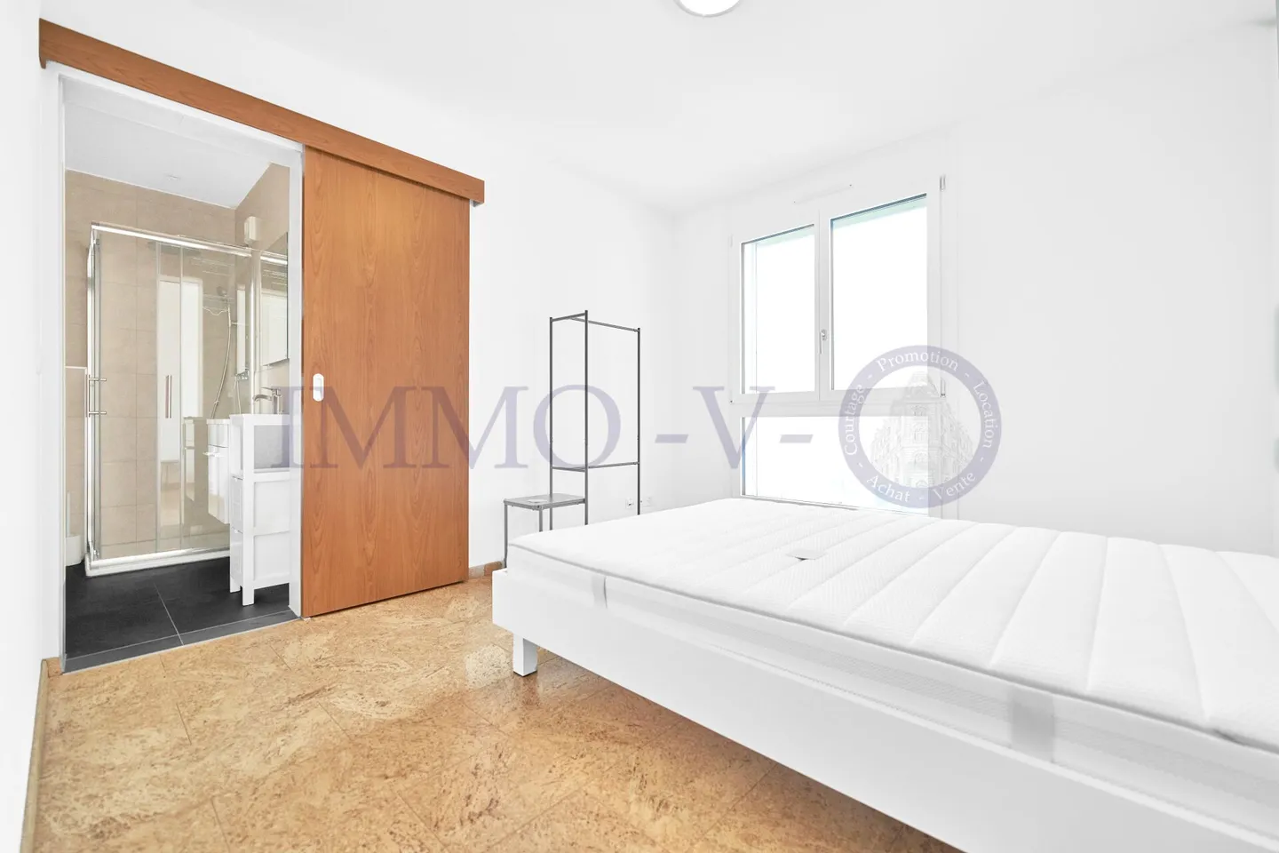 SPACIEUX DE STANDING AVEC BALCON-TERRASSE ET EMPLACEMENT IDEAL - Photo 8 sur 9