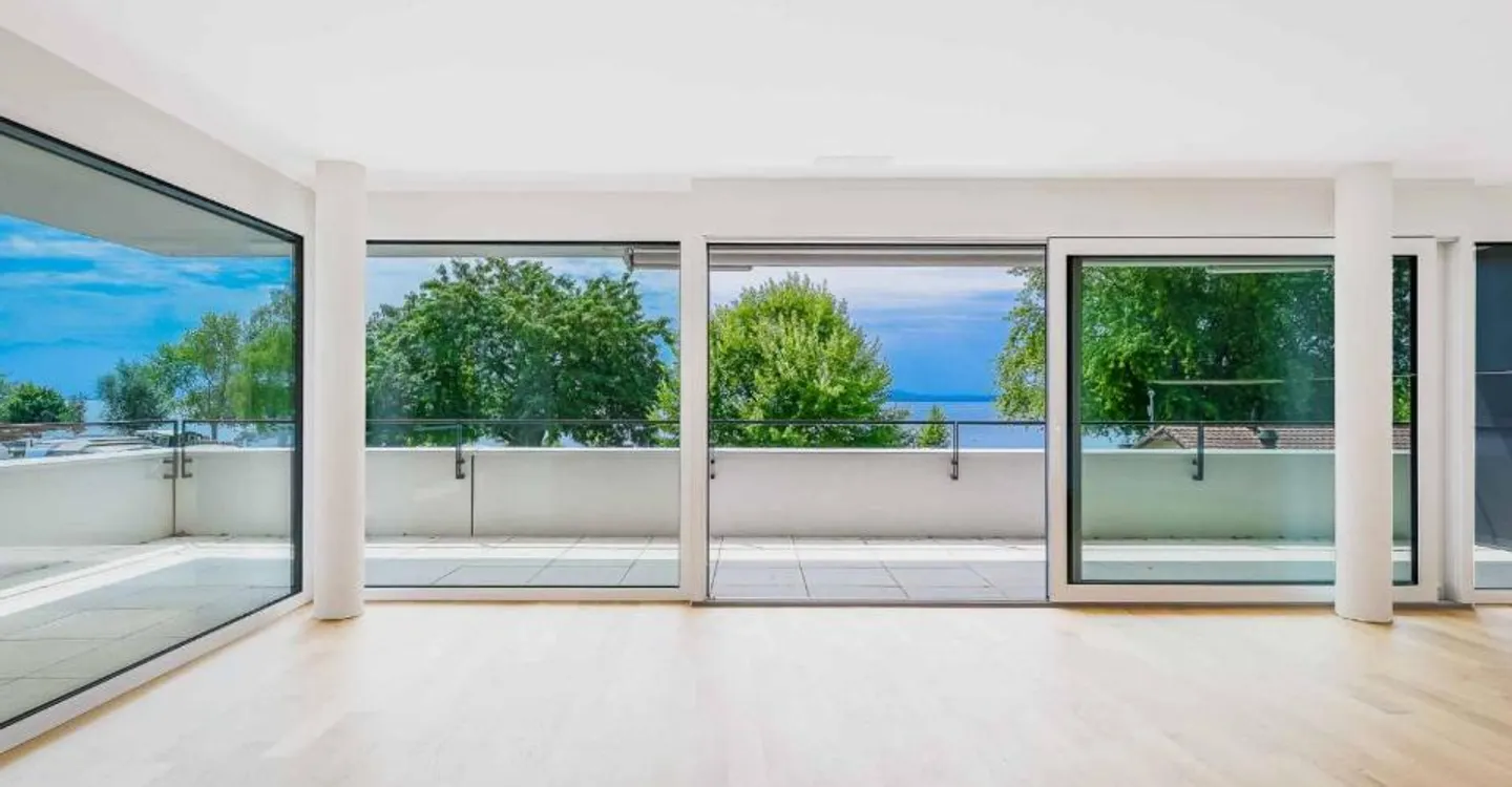 Luxuriöse 4,5-Zimmer-Wohnung mit überdachtem Balkon von 76m2 - Foto 1 von 12
