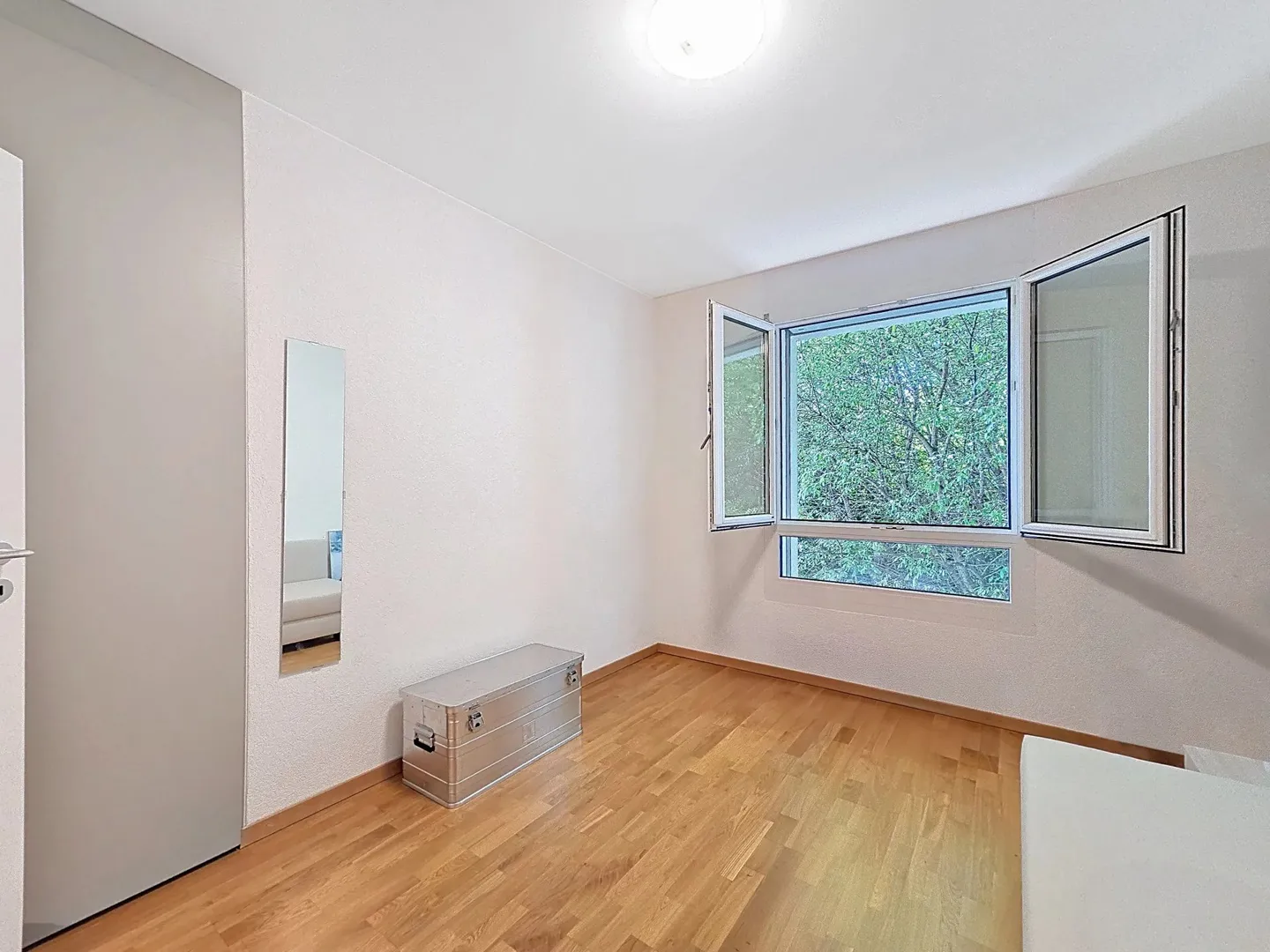 Luxury Penthouse with Lake View - Photo 10 of 16