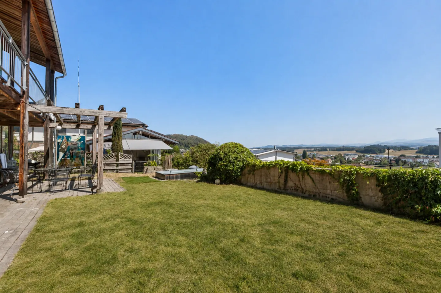 Casa di 6,5 stanze - posizione tranquilla con vista - Foto 4 di 13