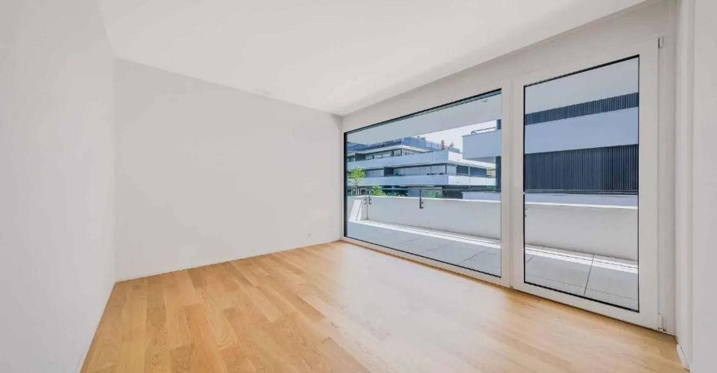 Luxuriöse 4,5-Zimmer-Wohnung mit überdachtem Balkon von 76m2 - Foto 6 von 12