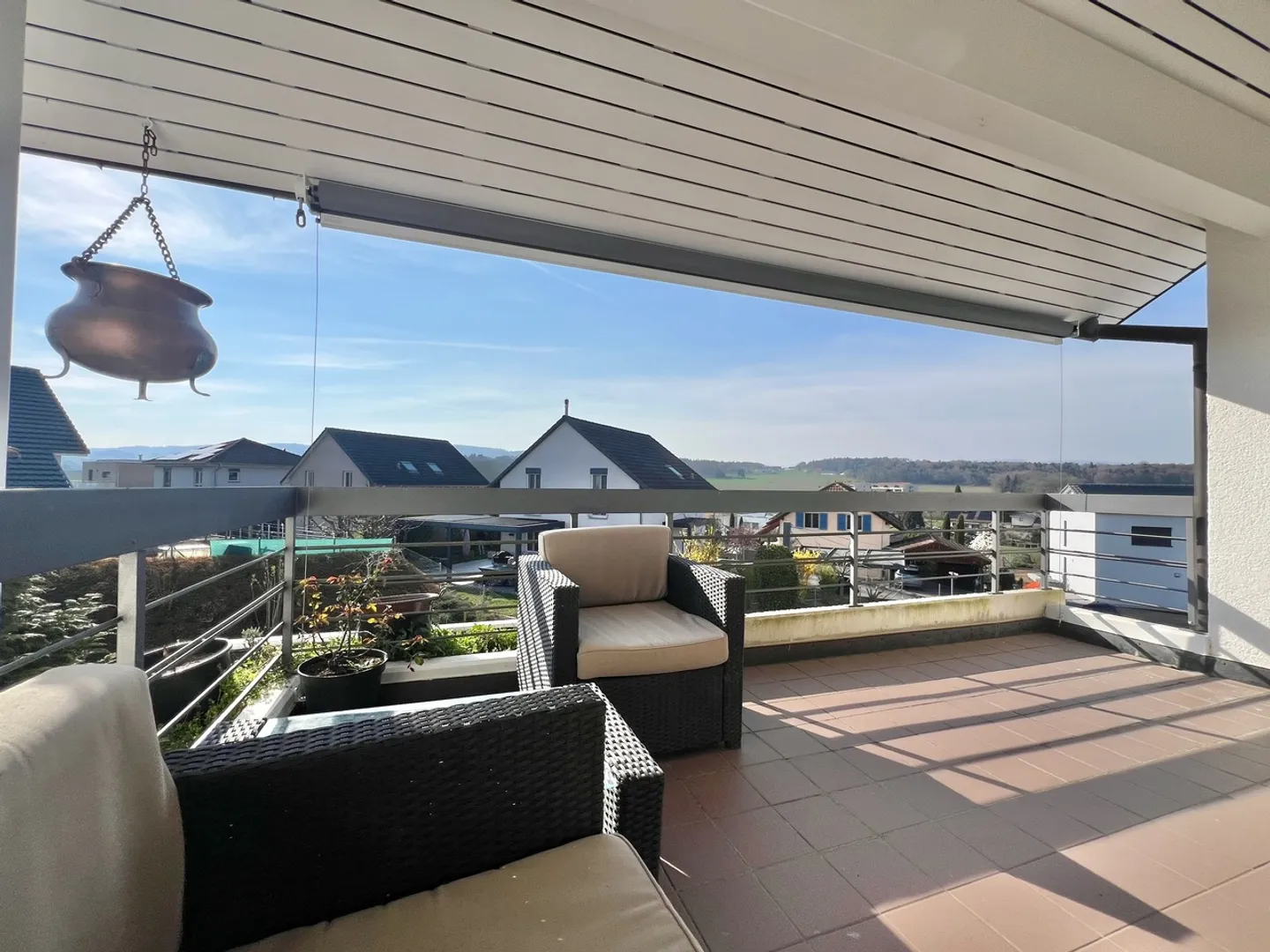 Charming 4.5 room apartment, renovated, just minutes from Payerne - Photo 1 of 8