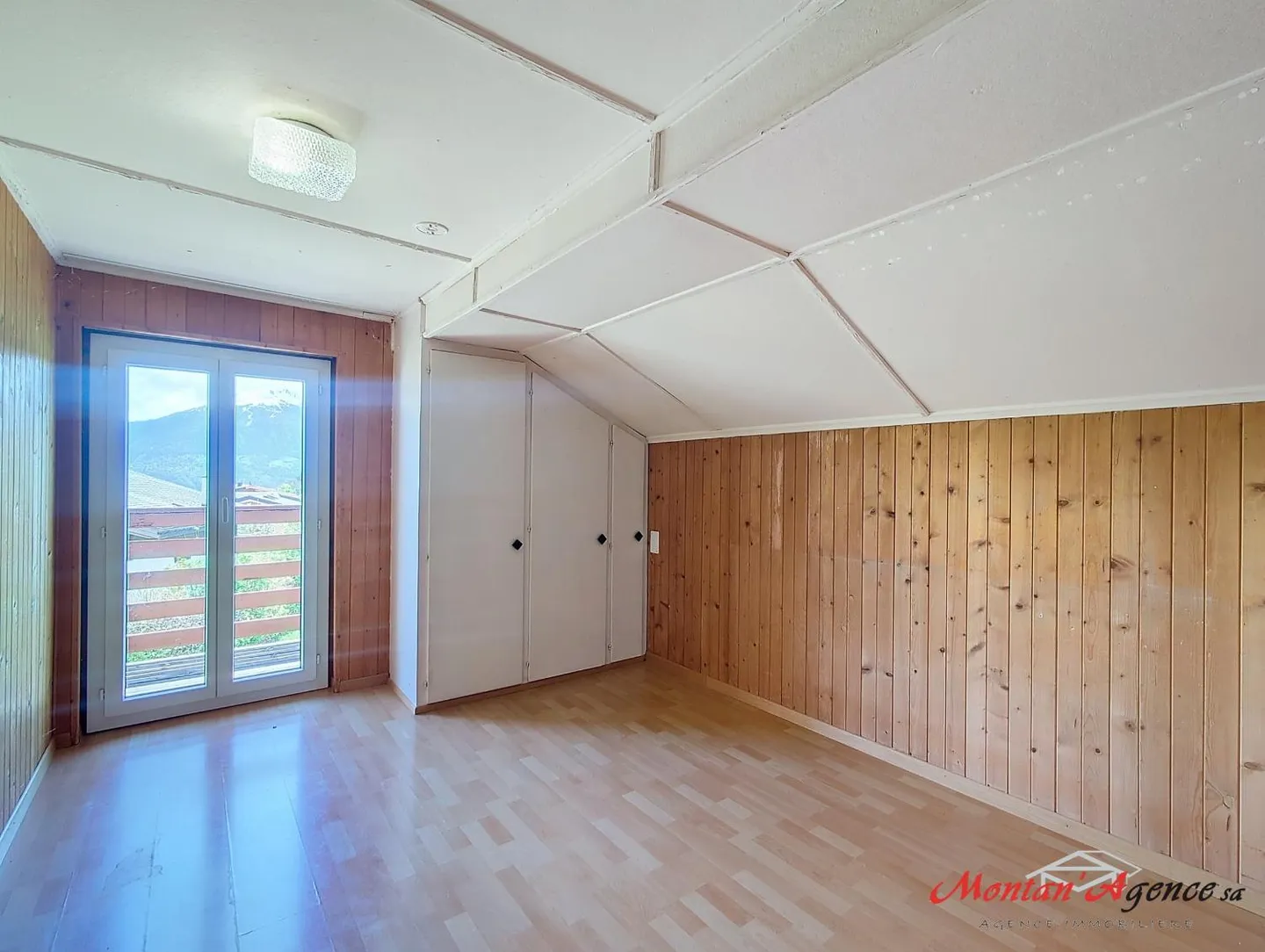 Apartment - Photo 9 of 10