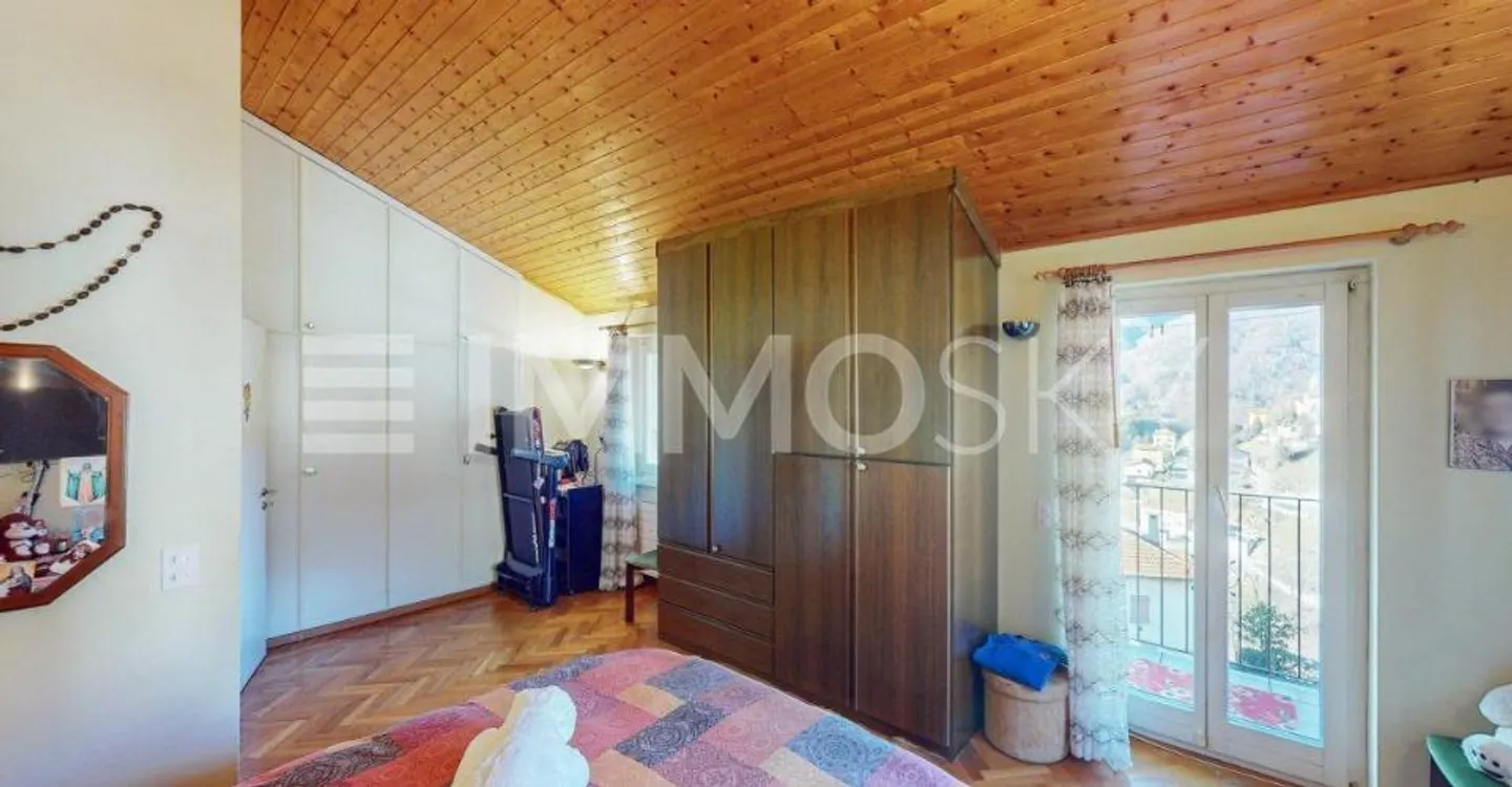 New price! Village house with unobstructed sunny view - Photo 2 of 4