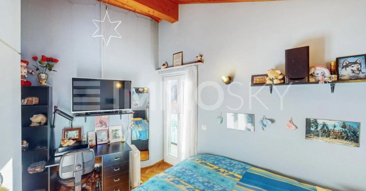 New price! Village house with unobstructed sunny view - Photo 3 of 4