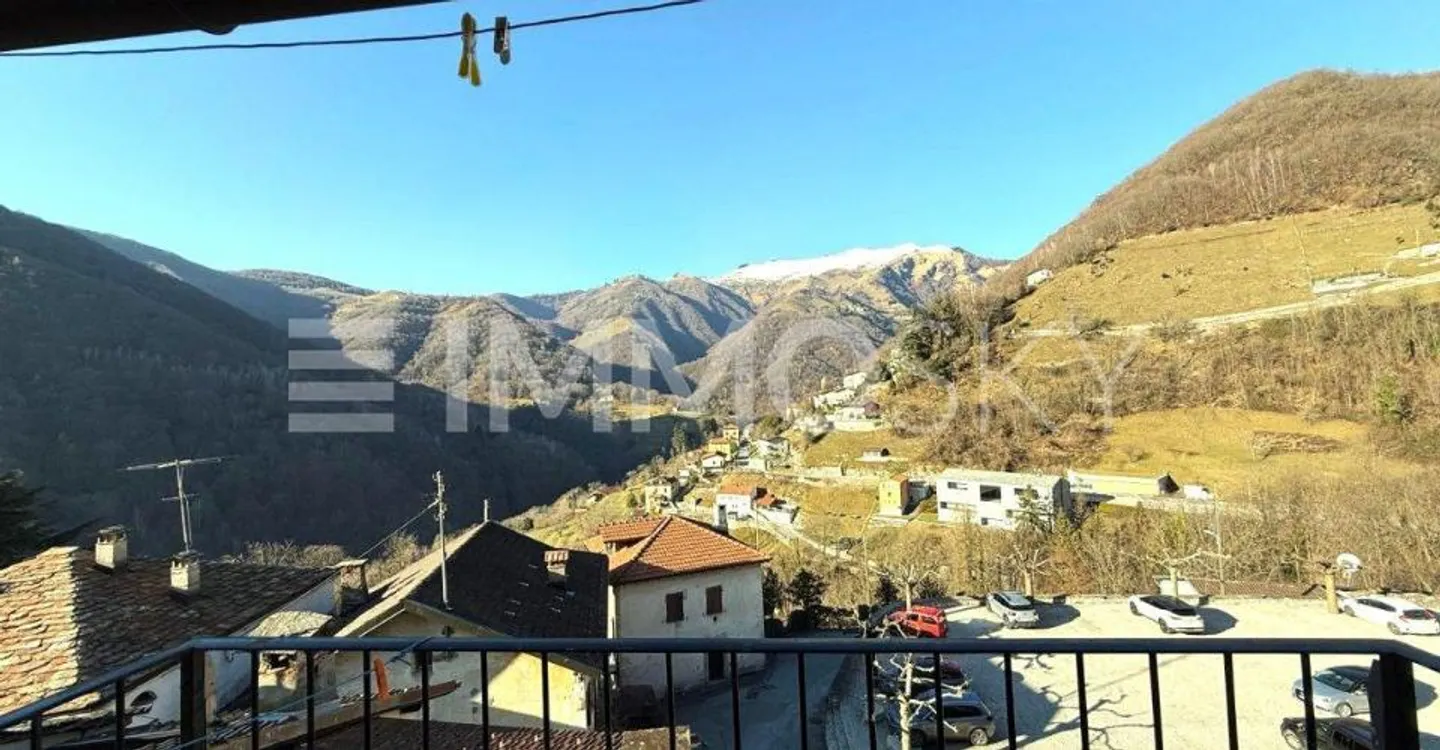 New price! Village house with unobstructed sunny view - Photo 4 of 4