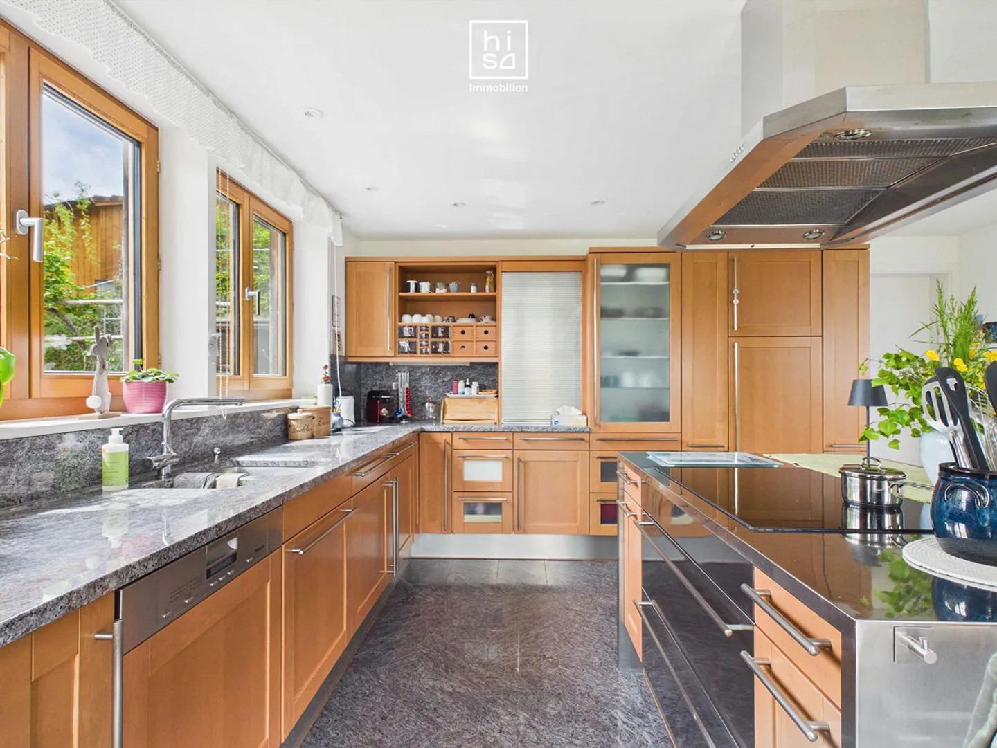 Panoramic View with Privacy - Photo 5 of 11