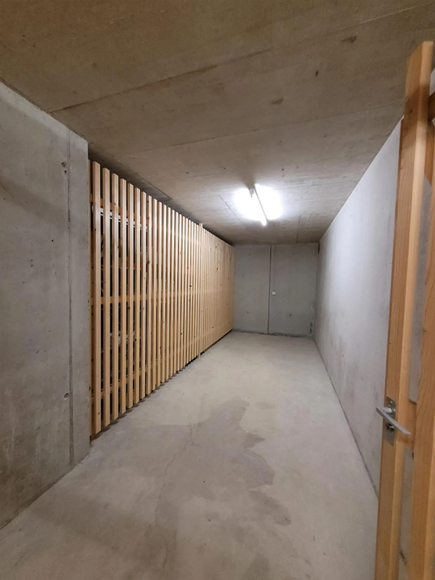Appartamento spazioso e luminoso in standard di proprietà con galleria - Foto 10 di 14