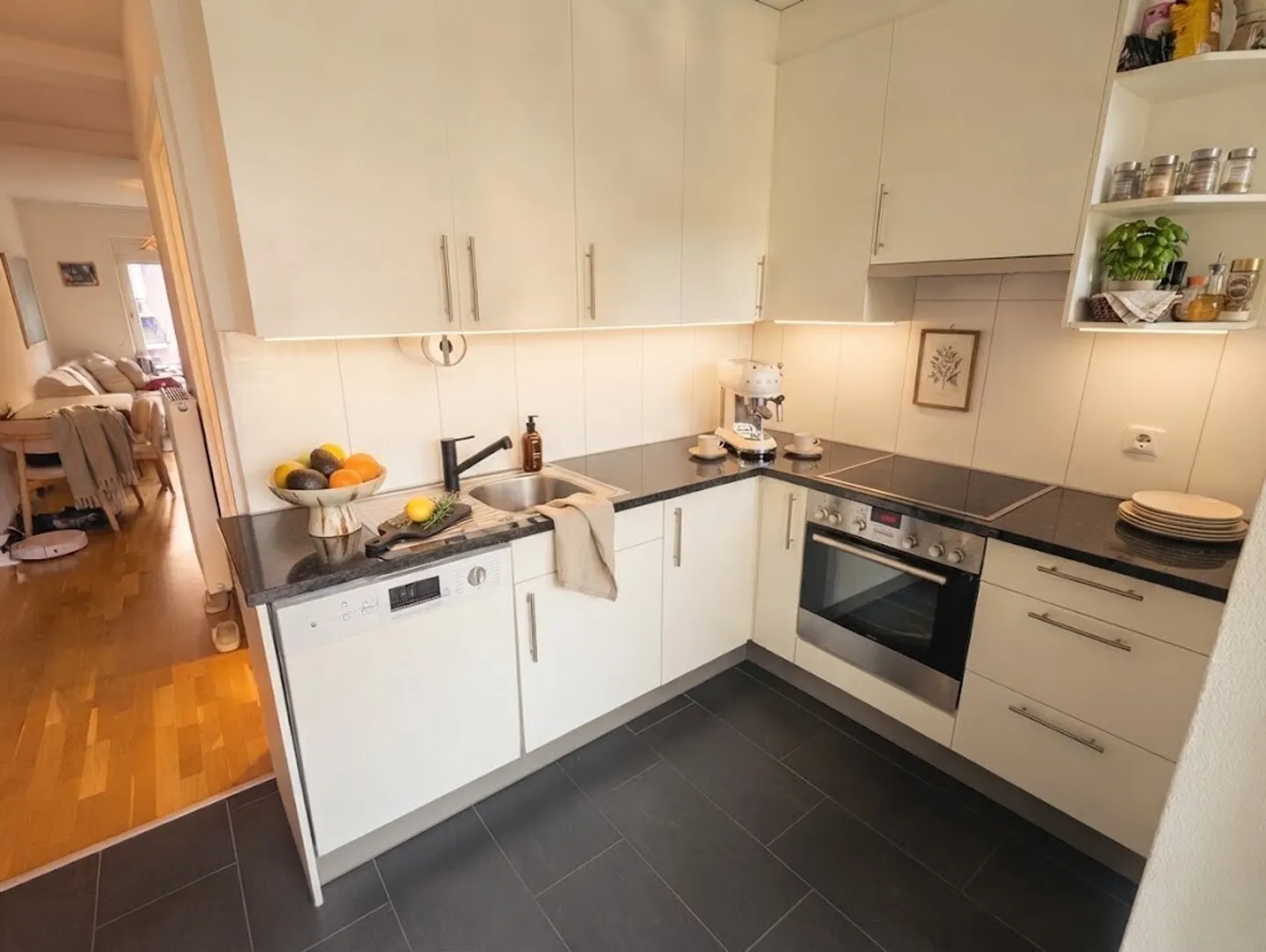 Apartment highlight at Idaplatz: Modern 2-room apartment with top amenities - Photo 2 of 7