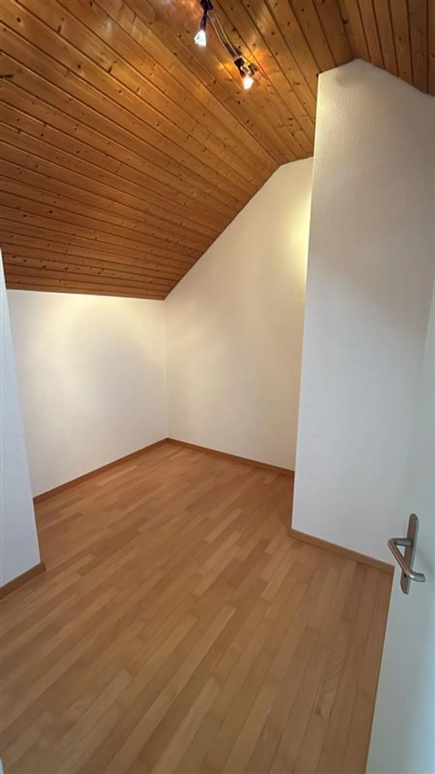 Appartamento duplex 2.5 con ampio sottotetto - Foto 8 di 9