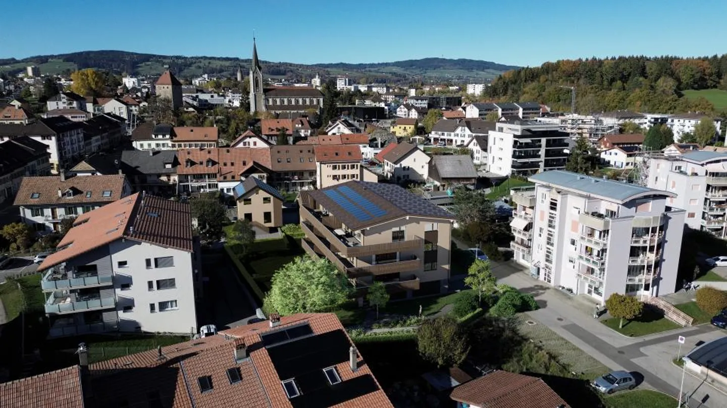 Appartamento con 3,5 stanze e balcone - Foto 3 di 13