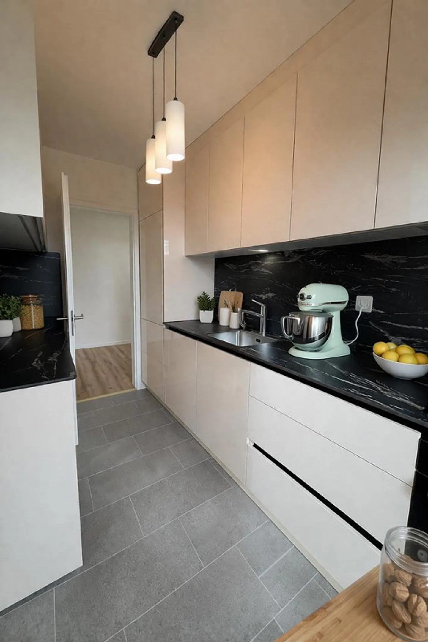 Appartamento moderno con grande terrazza sul tetto - Foto 2 di 9