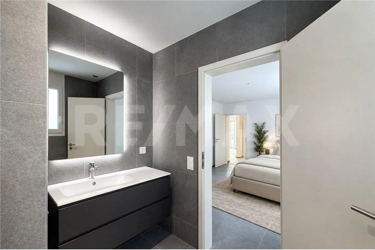 Appartamento moderno con garage - Foto 10 di 13