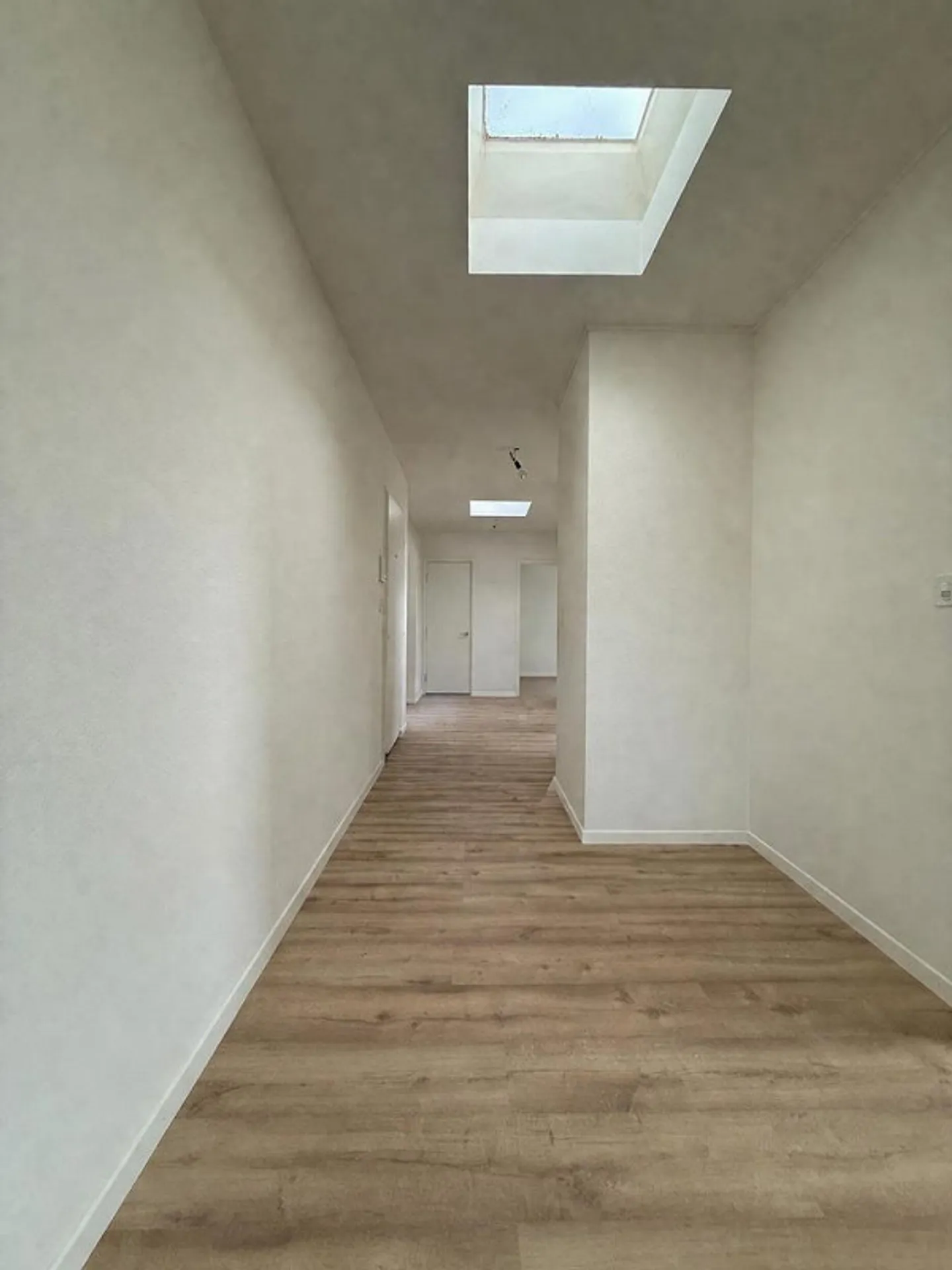 Appartamento moderno con grande terrazza sul tetto - Foto 5 di 9