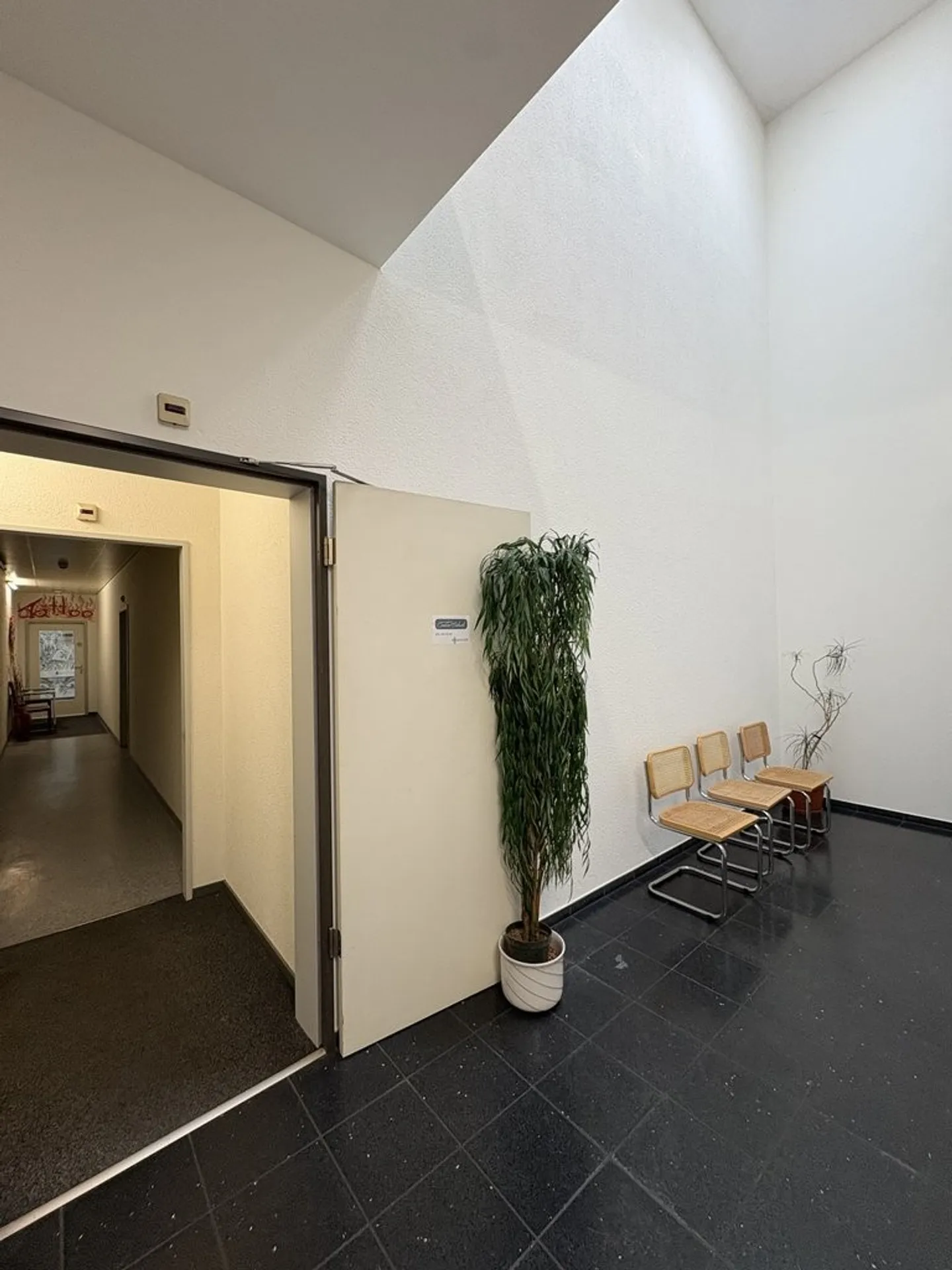 Workshop for rent - Photo 4 of 5