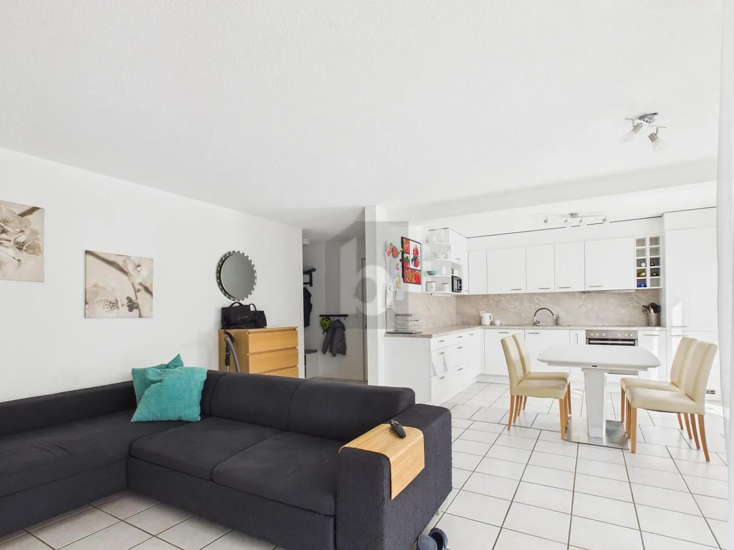 Charming Apartment with Terrace - Photo 2 of 6