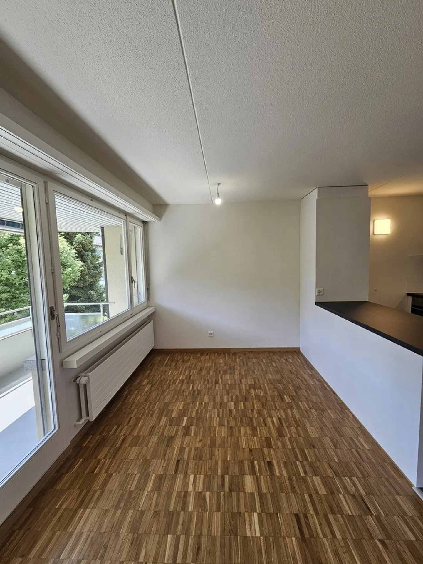Appartement rénové à la gare de Zurich-Affoltern - Photo 7 sur 10
