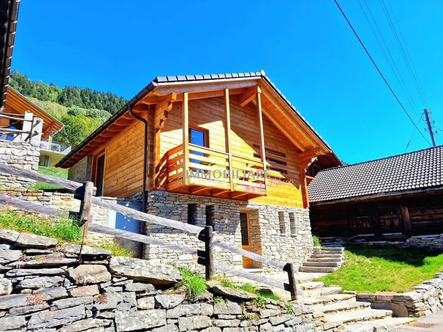 Rustique Élégant en Style Loft, avec Bâtiment Annexe, Village Montagnard à 1 100 m, Transports Publics - Photo 1 sur 13