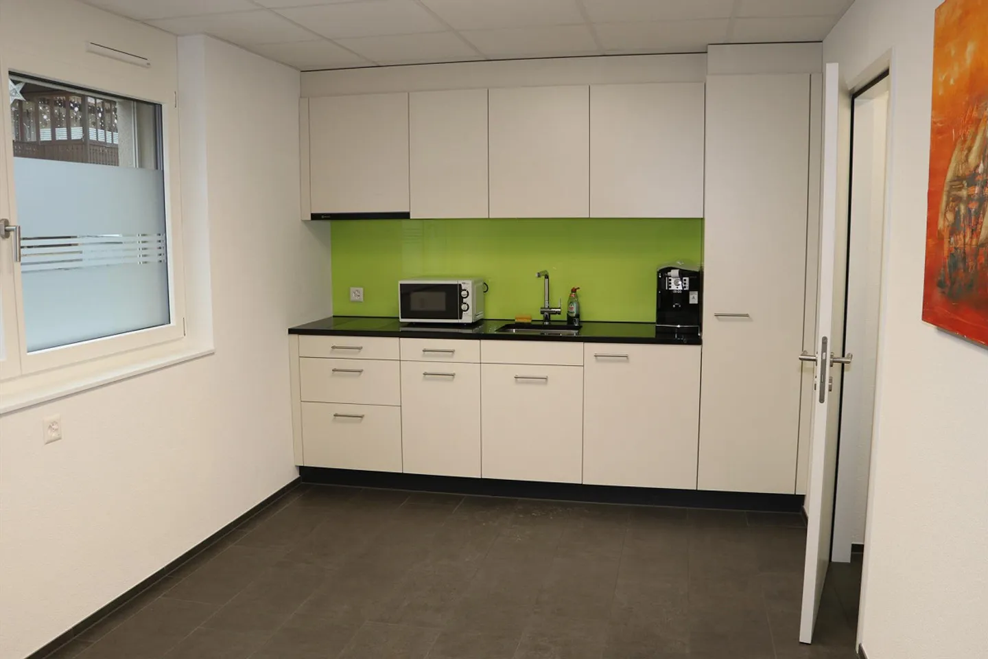 Büro/- Praxisräume an zentraler Lage (Teilflächen möglich) - Foto 3 von 4