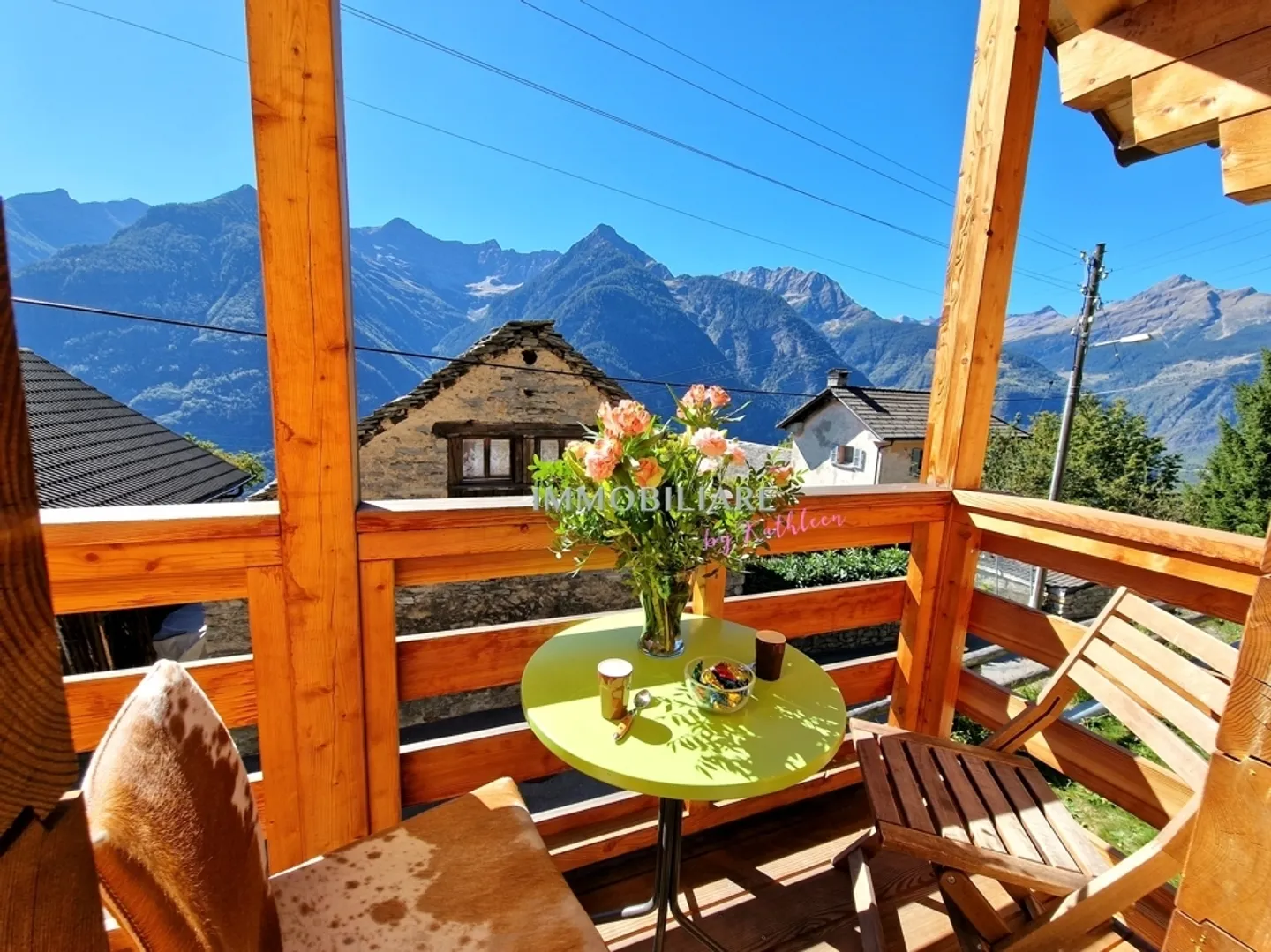 Rustique Élégant en Style Loft, avec Bâtiment Annexe, Village Montagnard à 1 100 m, Transports Publics - Photo 2 sur 13