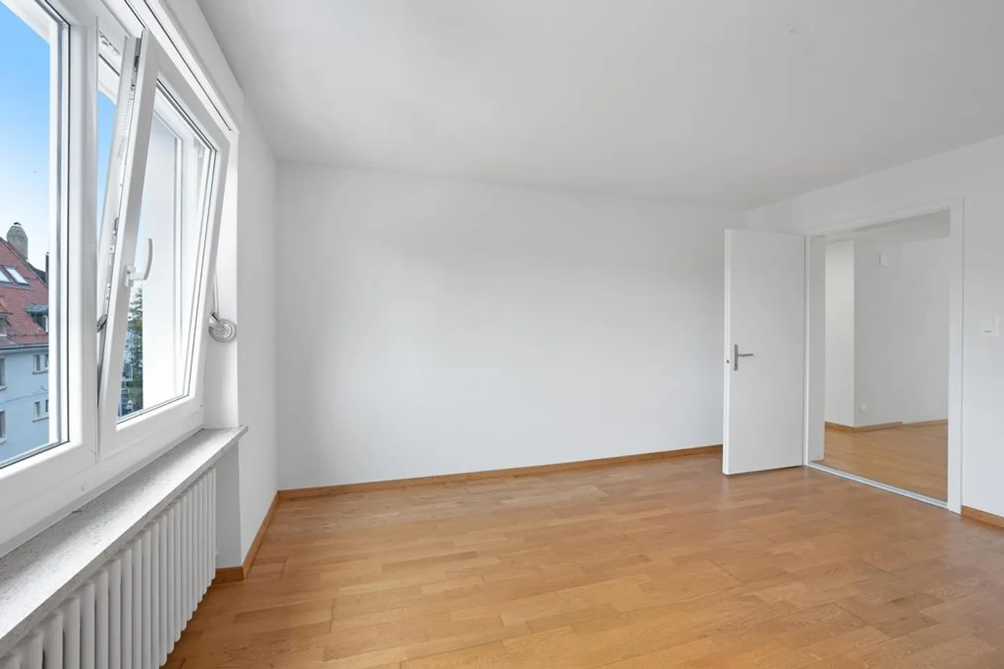 Compact et proche de la ville - Appartement 2.5 pièces près du Silberturm - Photo 5 sur 8