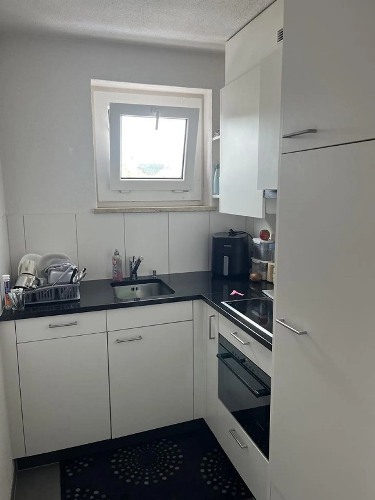 Compact et proche de la ville - Appartement 2.5 pièces près du Silberturm - Photo 6 sur 8