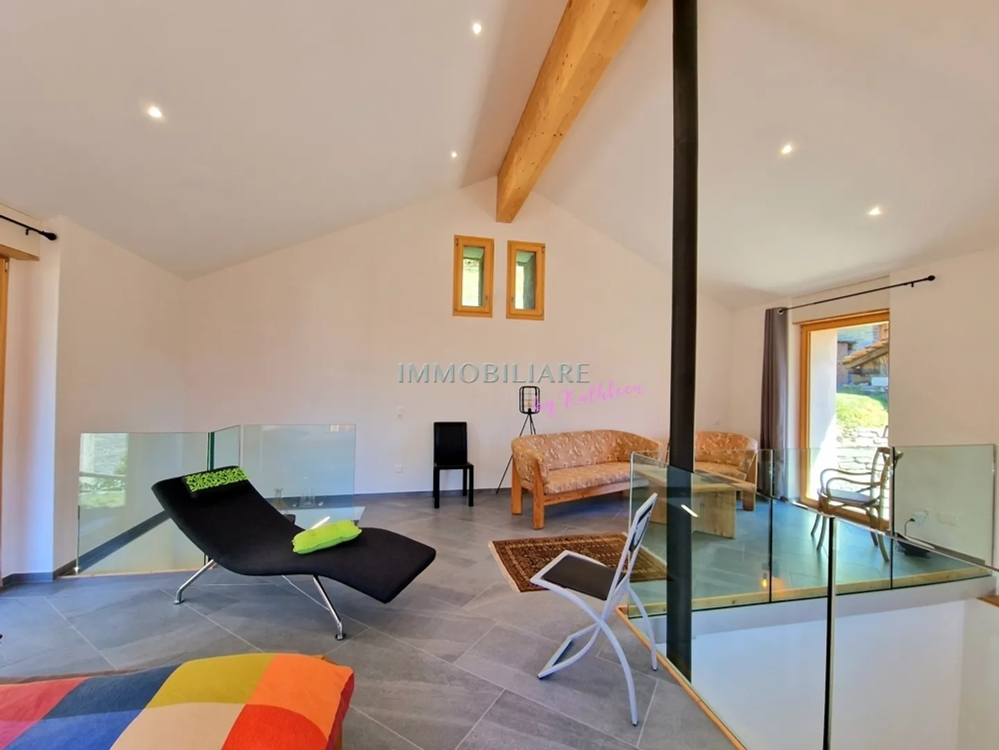 Rustique Élégant en Style Loft, avec Bâtiment Annexe, Village Montagnard à 1 100 m, Transports Publics - Photo 13 sur 13