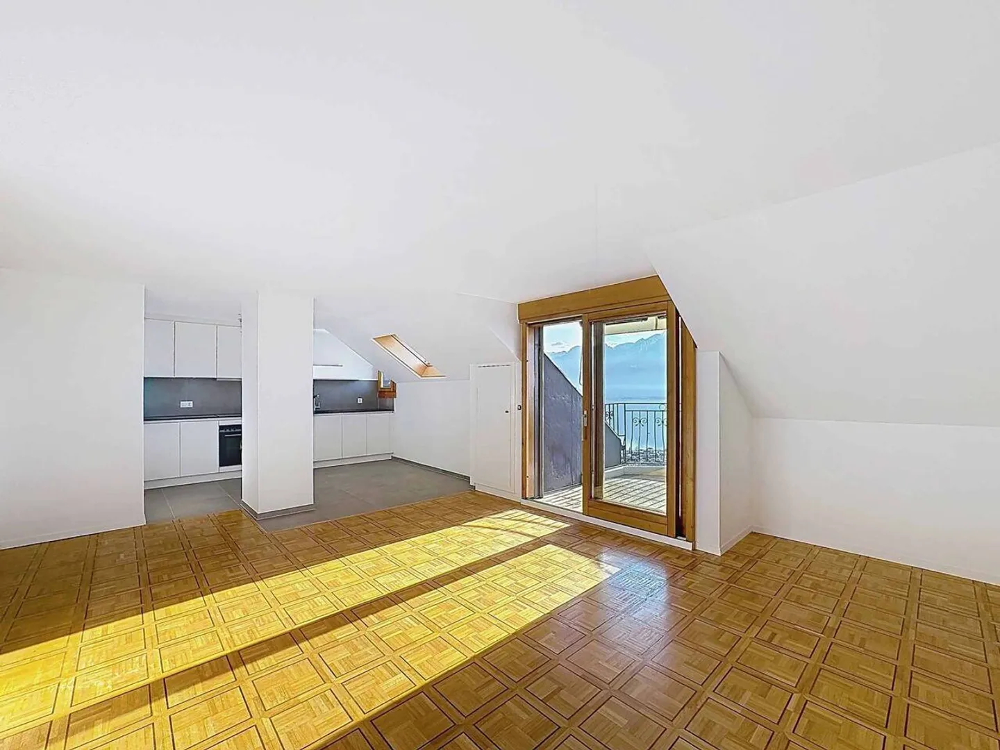 Charming Apartment with Lake View - Photo 2 of 11