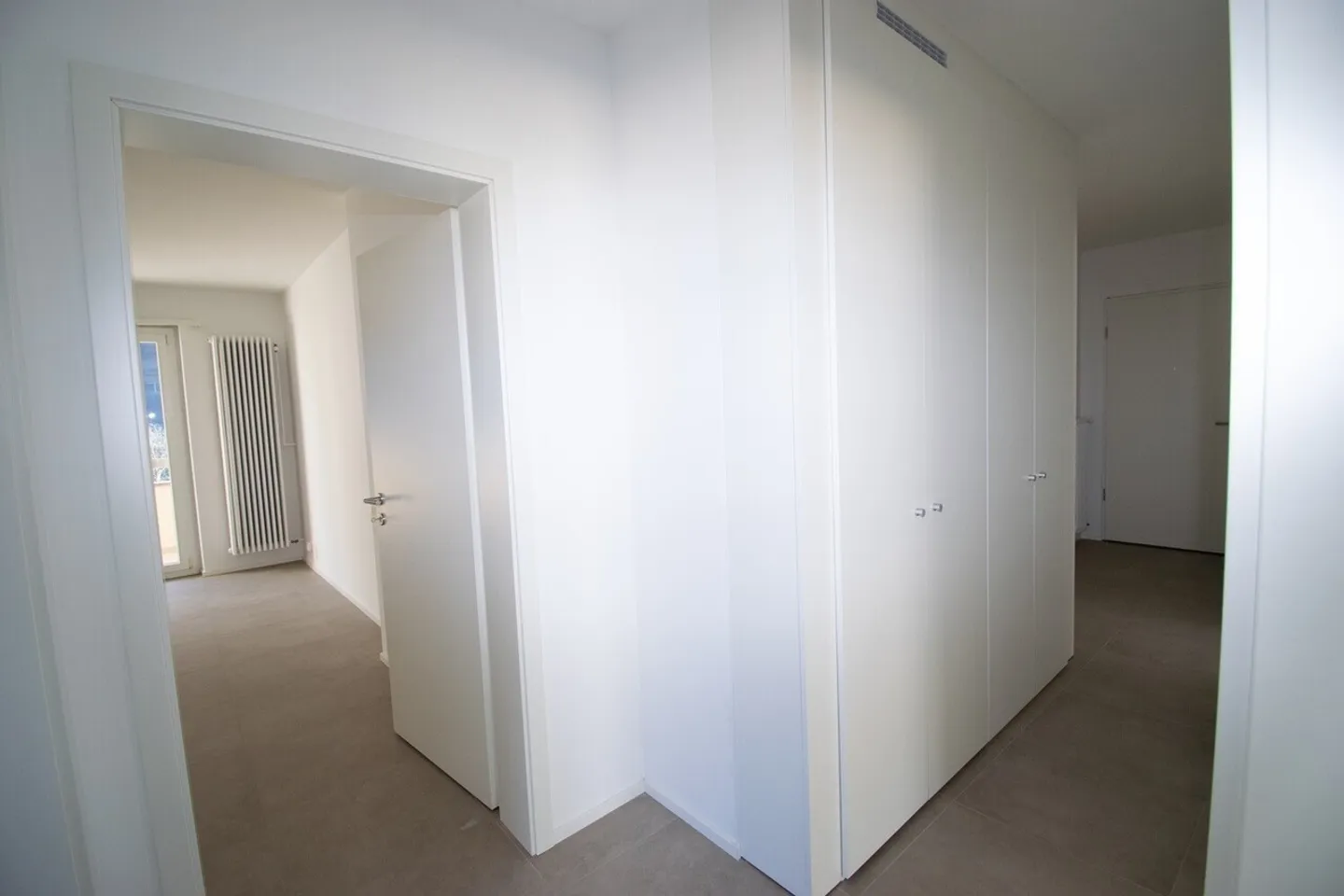 Première location après rénovation totale / Emplacement central - Photo 3 sur 13