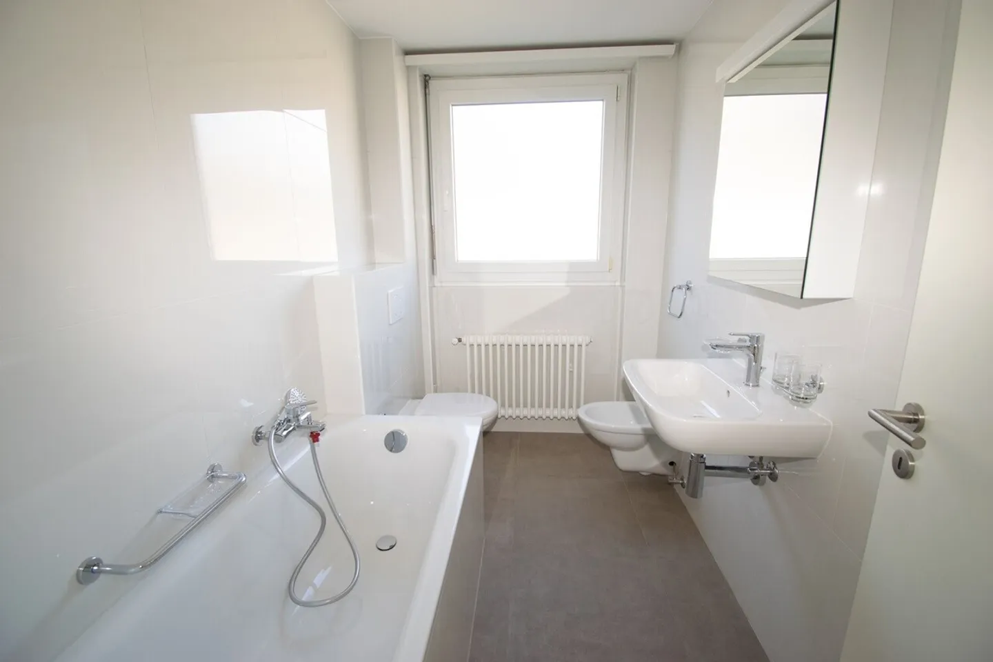 Première location après rénovation totale / Emplacement central - Photo 7 sur 13