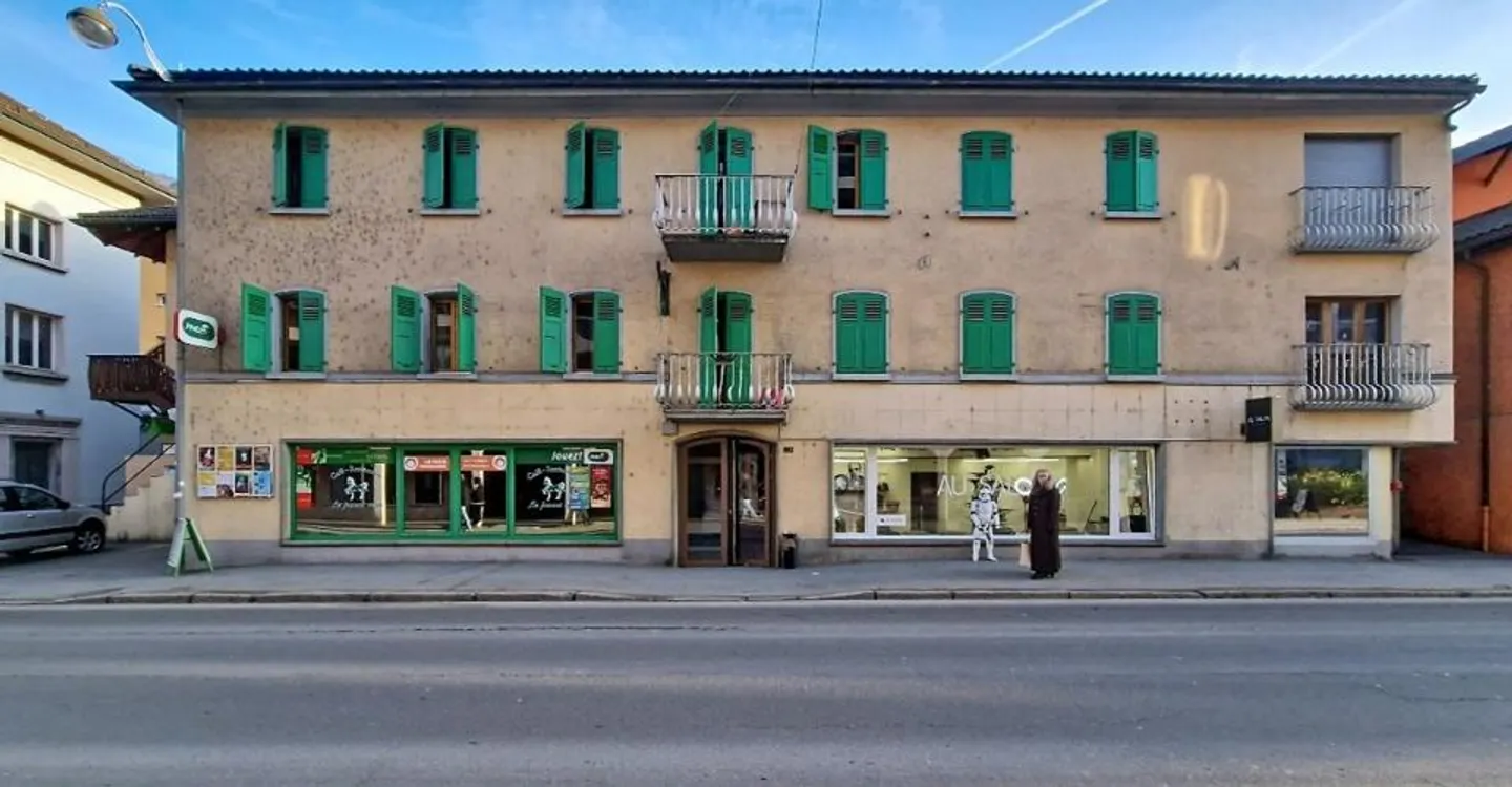 Edifici a uso misto a Saxon - Foto 2 di 17