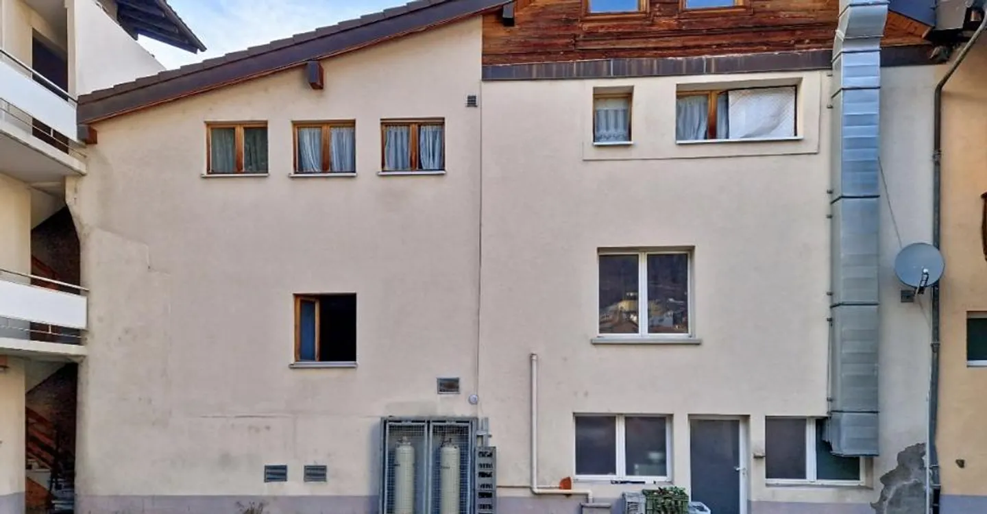 Edifici a uso misto a Saxon - Foto 3 di 17