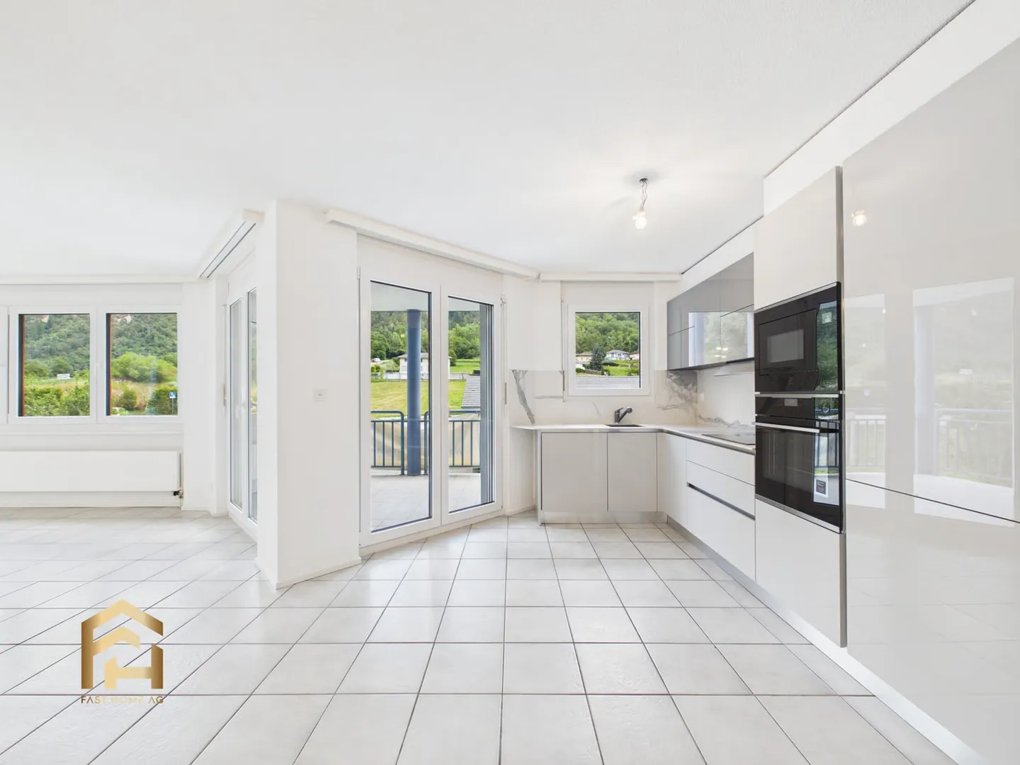 Helle 4.5-Zimmerwohnung mit Balkon - Foto 1 von 13