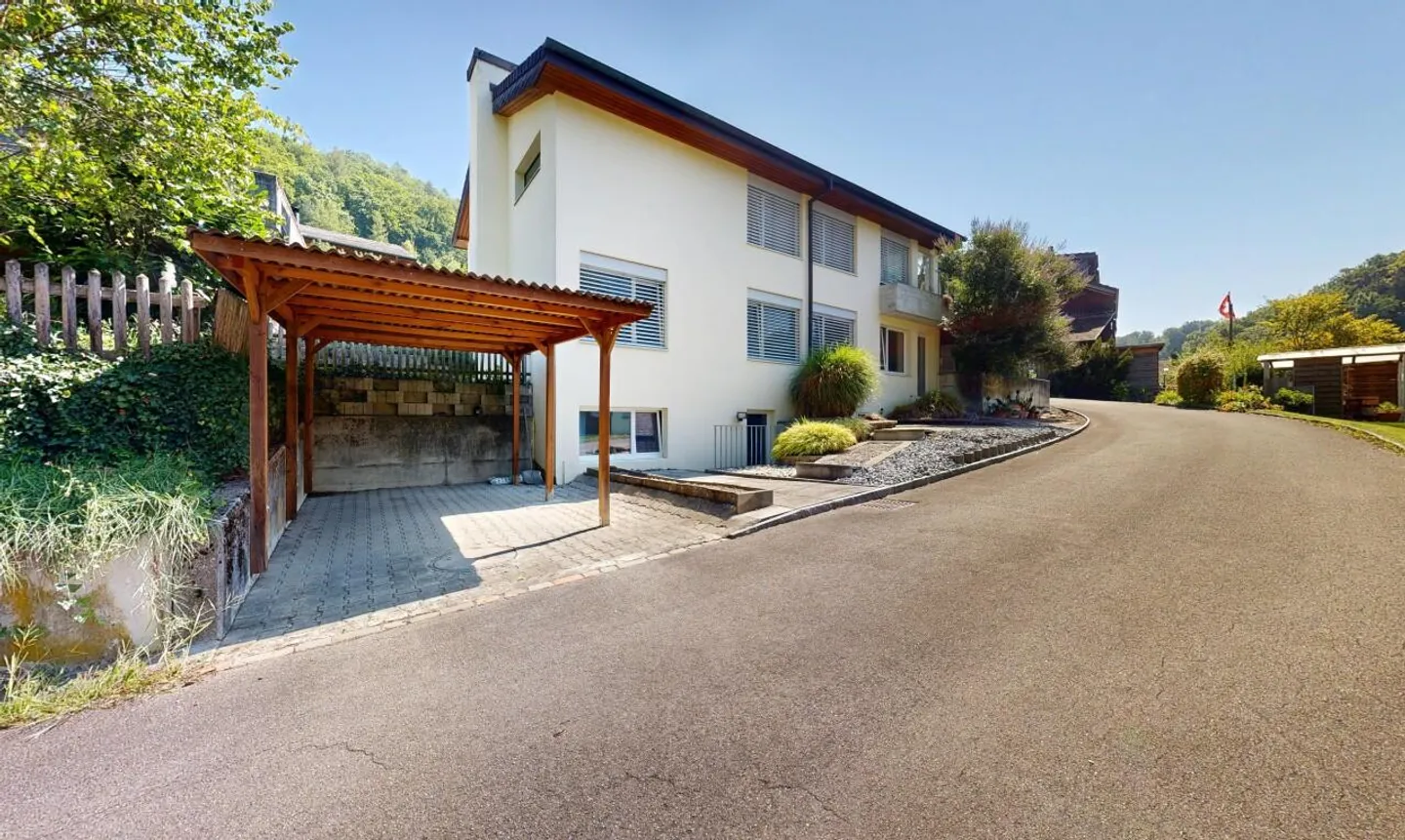 Casa unifamiliare di 5,5 stanze con giardino, stagno e opzioni versatili - Foto 2 di 11