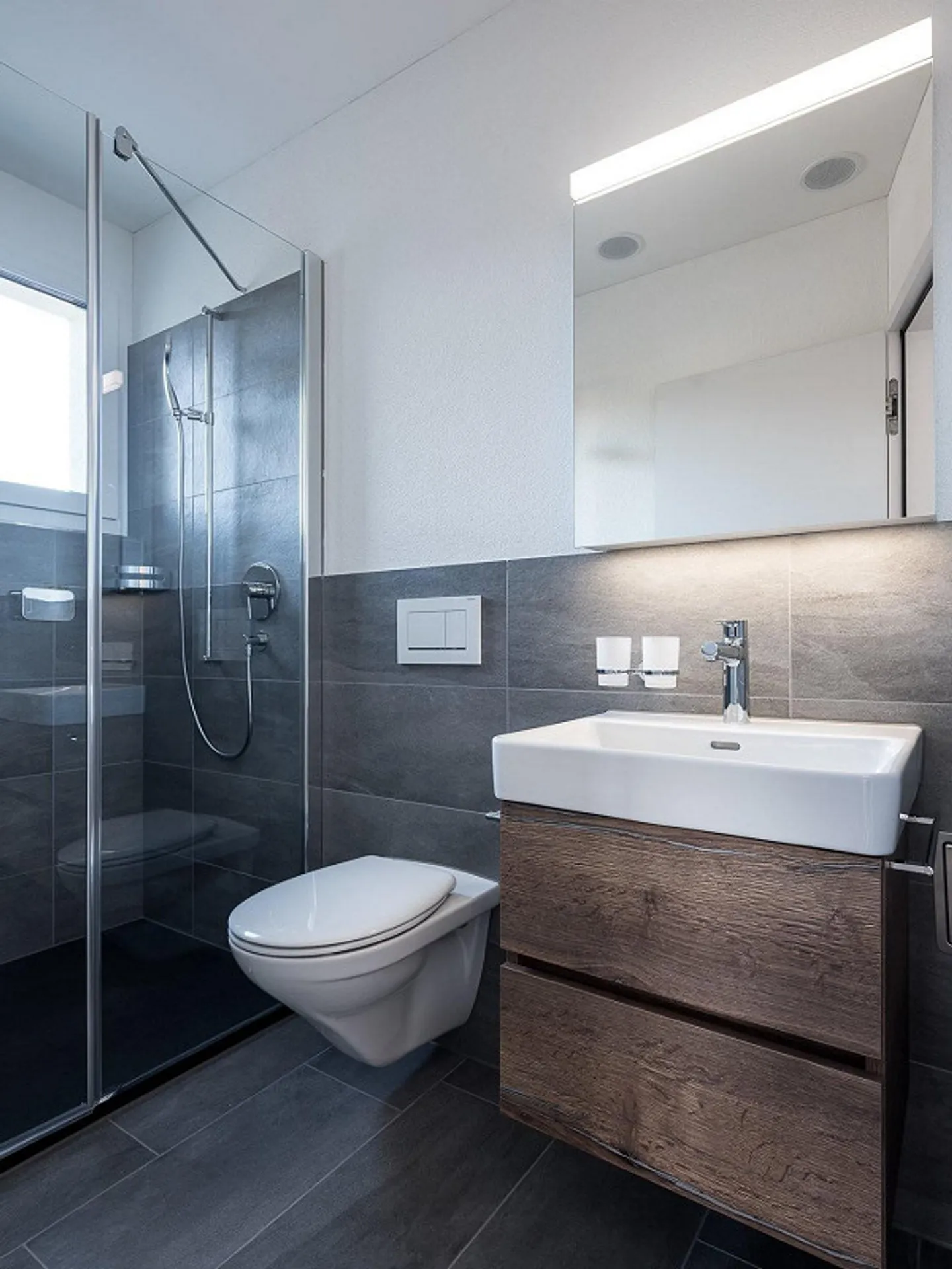 Modernes Attikawohnung mit Terrasse - Foto 8 von 12