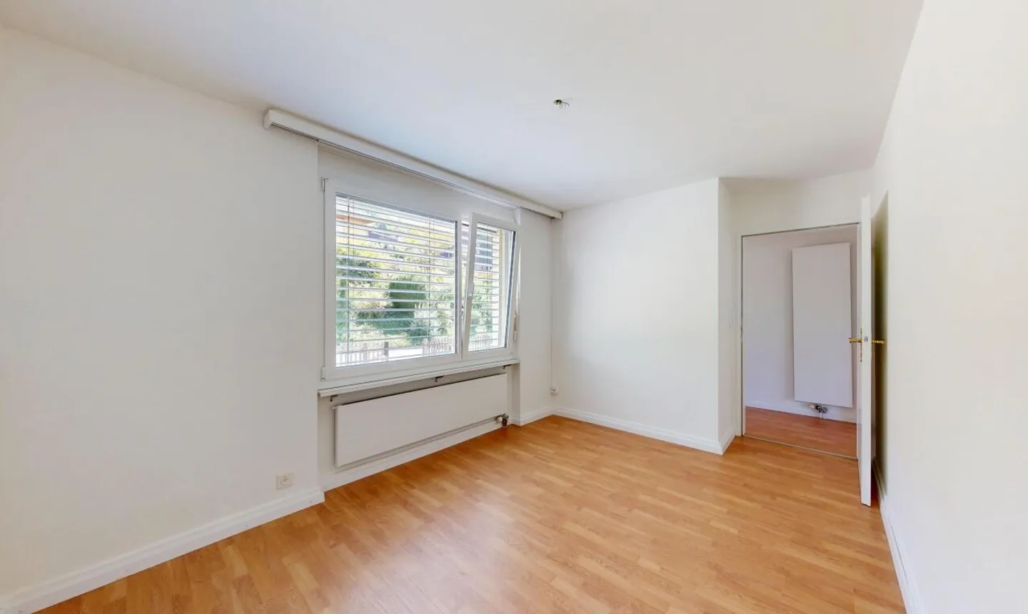 Casa unifamiliare di 5,5 stanze con giardino, stagno e opzioni versatili - Foto 8 di 11