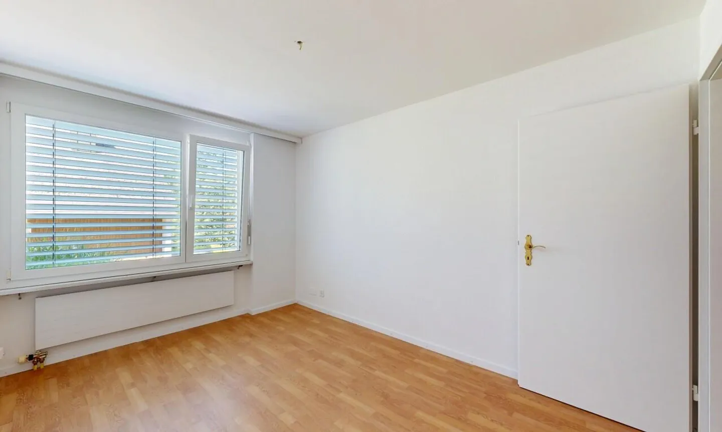 Casa unifamiliare di 5,5 stanze con giardino, stagno e opzioni versatili - Foto 9 di 11