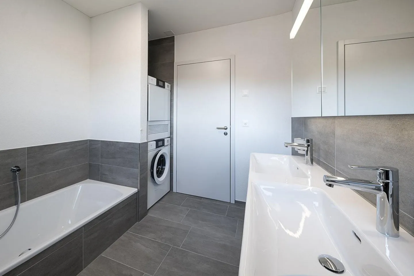 Modernes Attikawohnung mit Terrasse - Foto 9 von 12