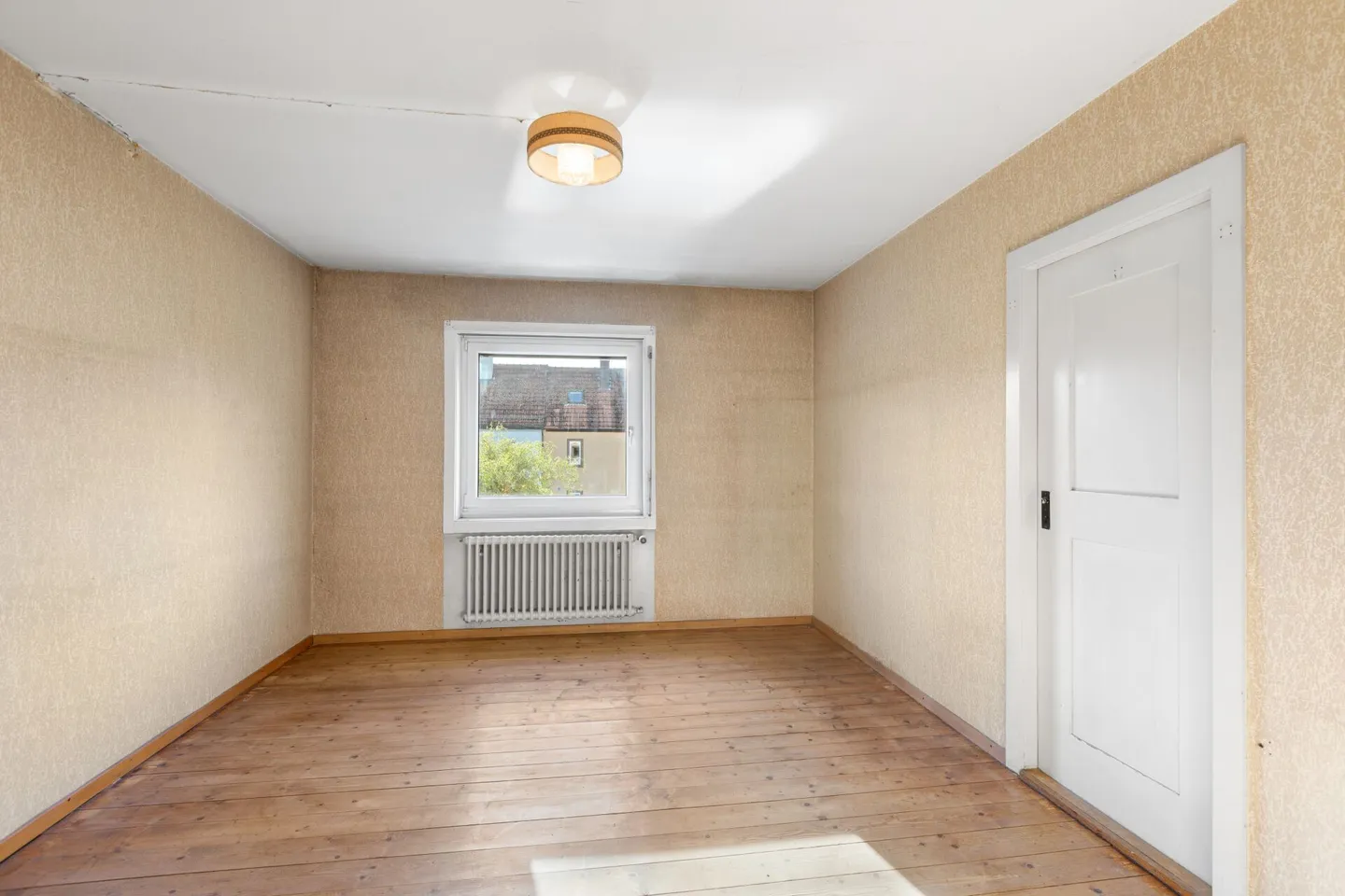 House with potential in a central residential area! - Photo 8 of 12