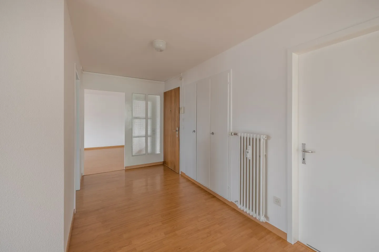 Practice room with original floor plan for rent - Photo 2 of 6