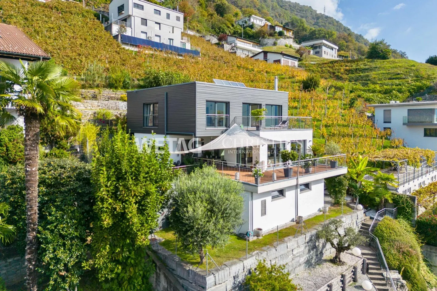 Modern villa with large terraces, panoramic views & garden for sale in Gordola - Photo 1 of 13