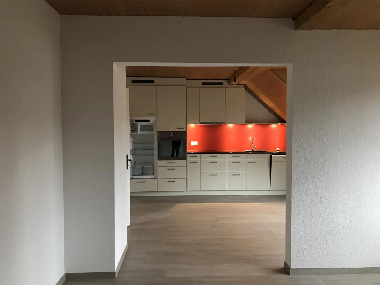 Modernes Apartment in Köniz - Foto 1 von 28