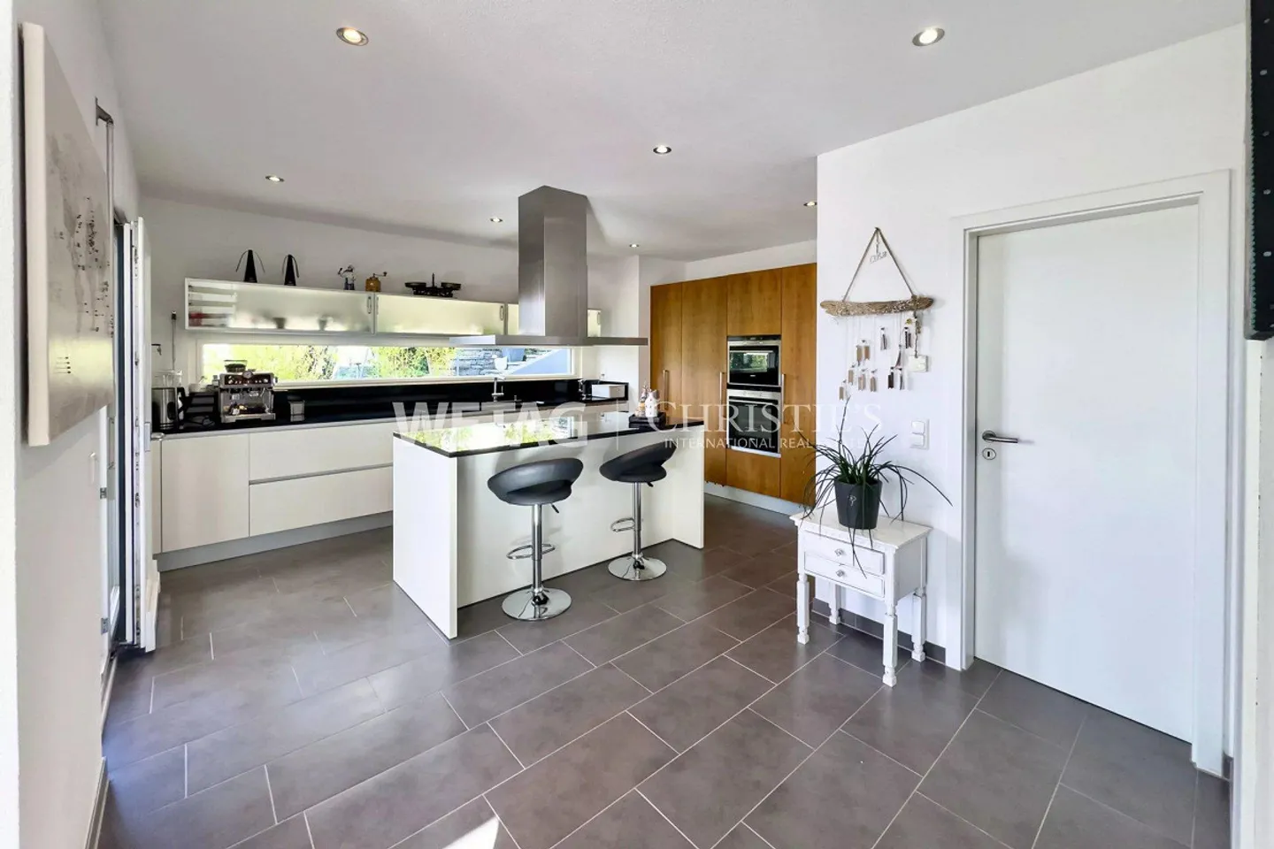 Modern villa with large terraces, panoramic views & garden for sale in Gordola - Photo 11 of 13