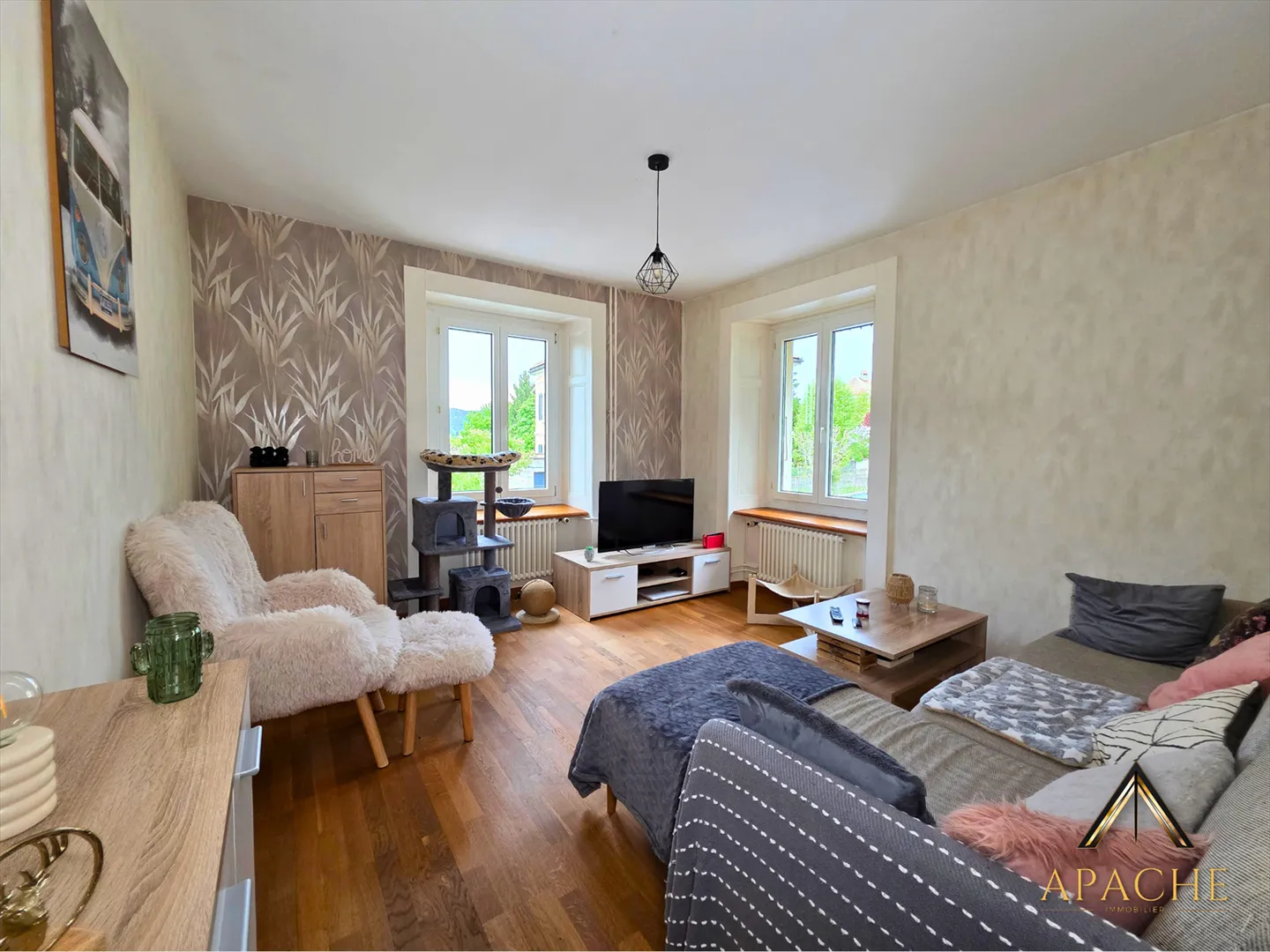 Charming family building with 3 apartments - Photo 5 of 10