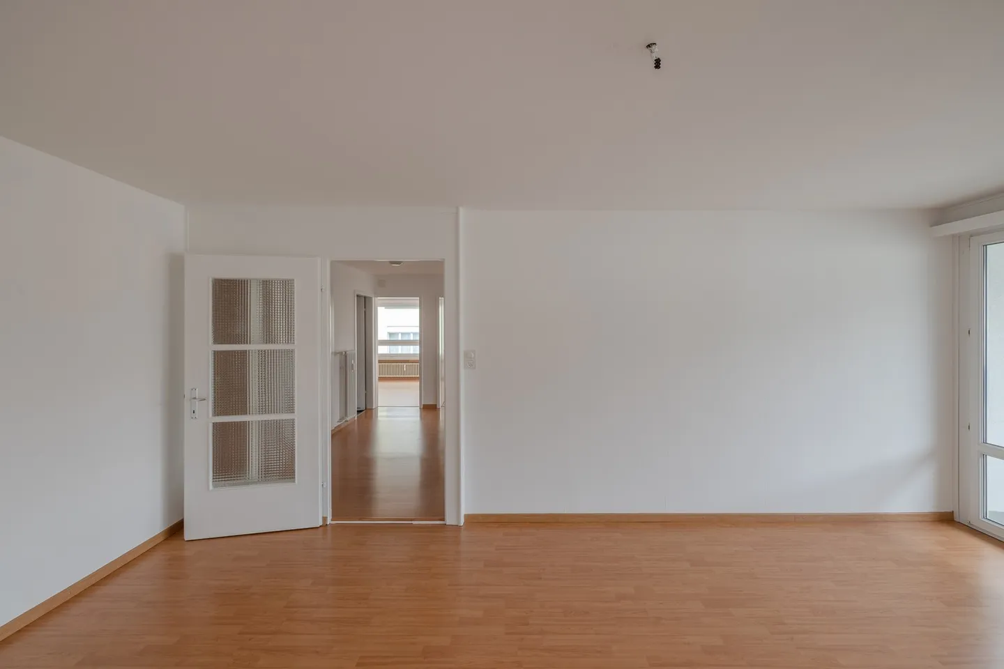 Practice room with original floor plan for rent - Photo 4 of 6