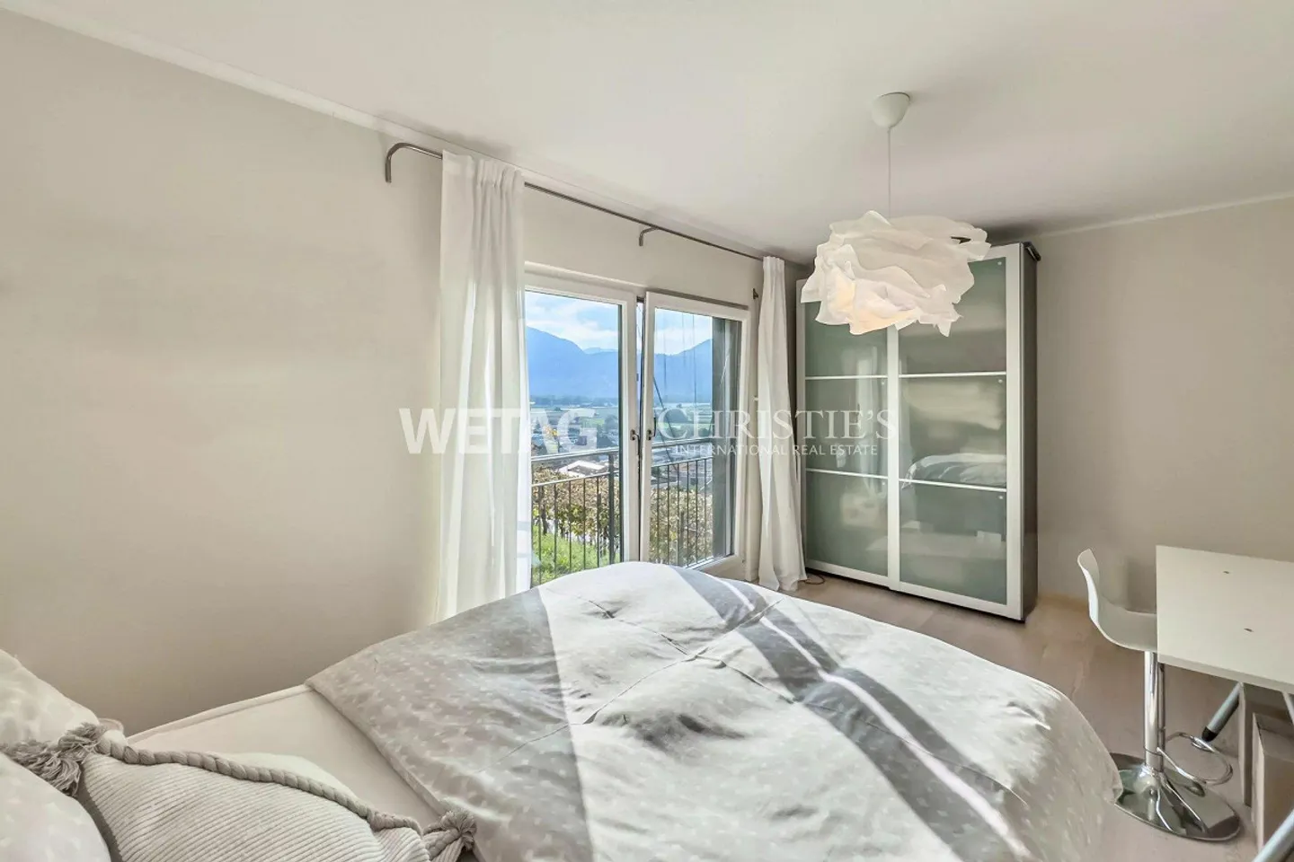 Modern villa with large terraces, panoramic views & garden for sale in Gordola - Photo 5 of 13