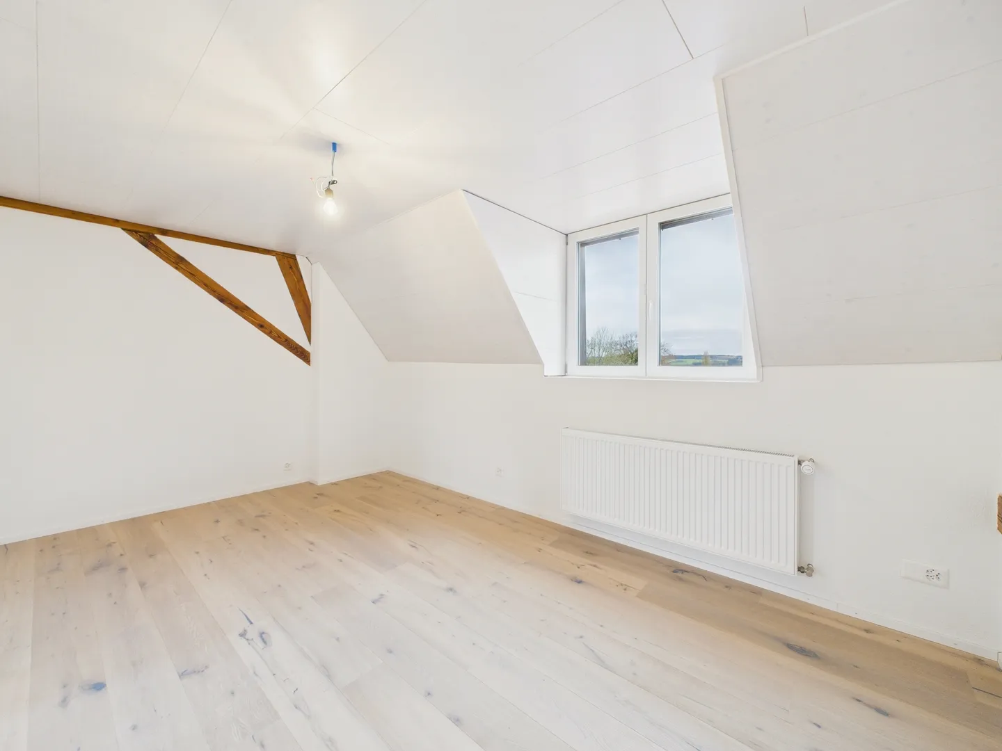 Charming Maisonette Apartment - Photo 6 of 12
