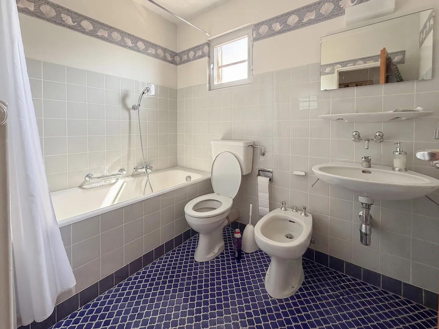 Detached house with 6.5 rooms and magnificent panoramic view - Photo 21 of 28