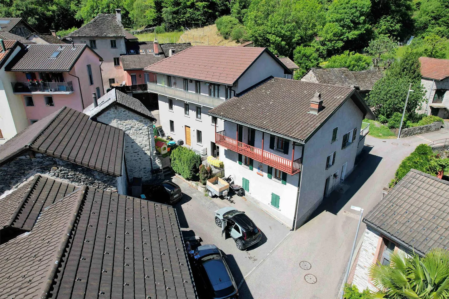 Maison très bien rénovée avec appartements duplex de 4,5 pièces + 2 - Photo 4 sur 22