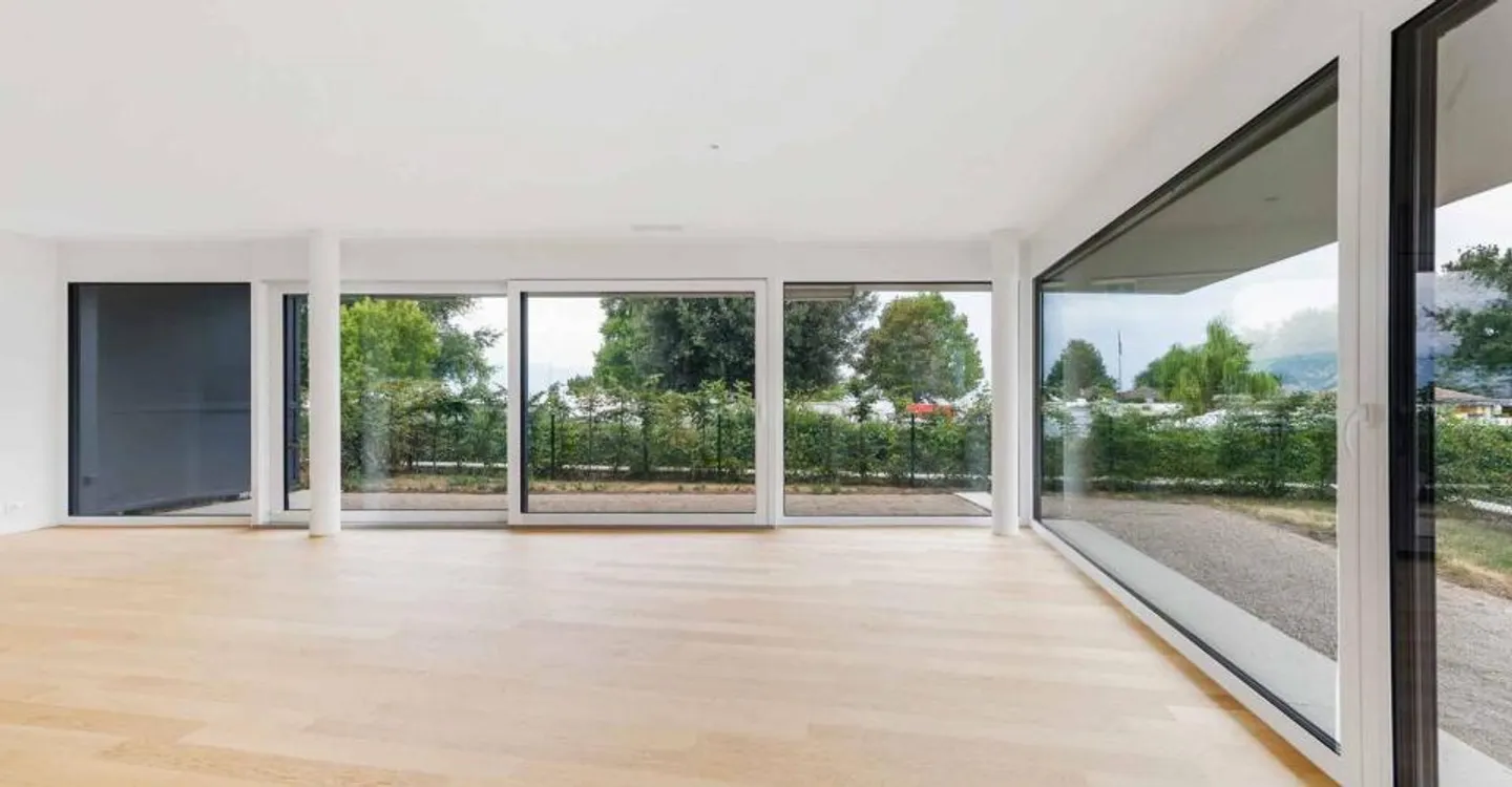 Neues 5,5-Zimmer-Apartment mit überdachter Terrasse und Garten - Foto 3 von 11